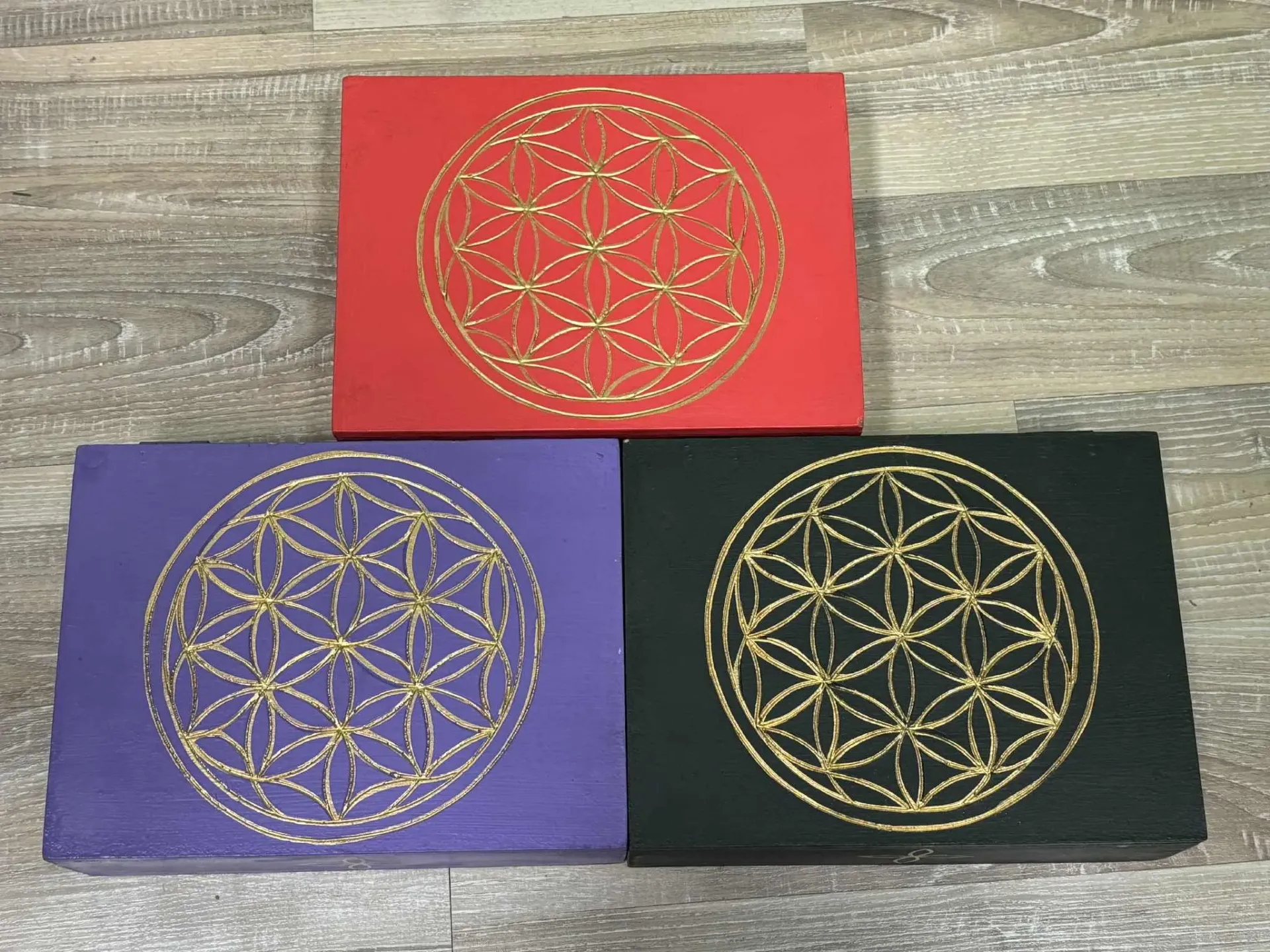 [BOIT020] Boite colorée fleur de vie