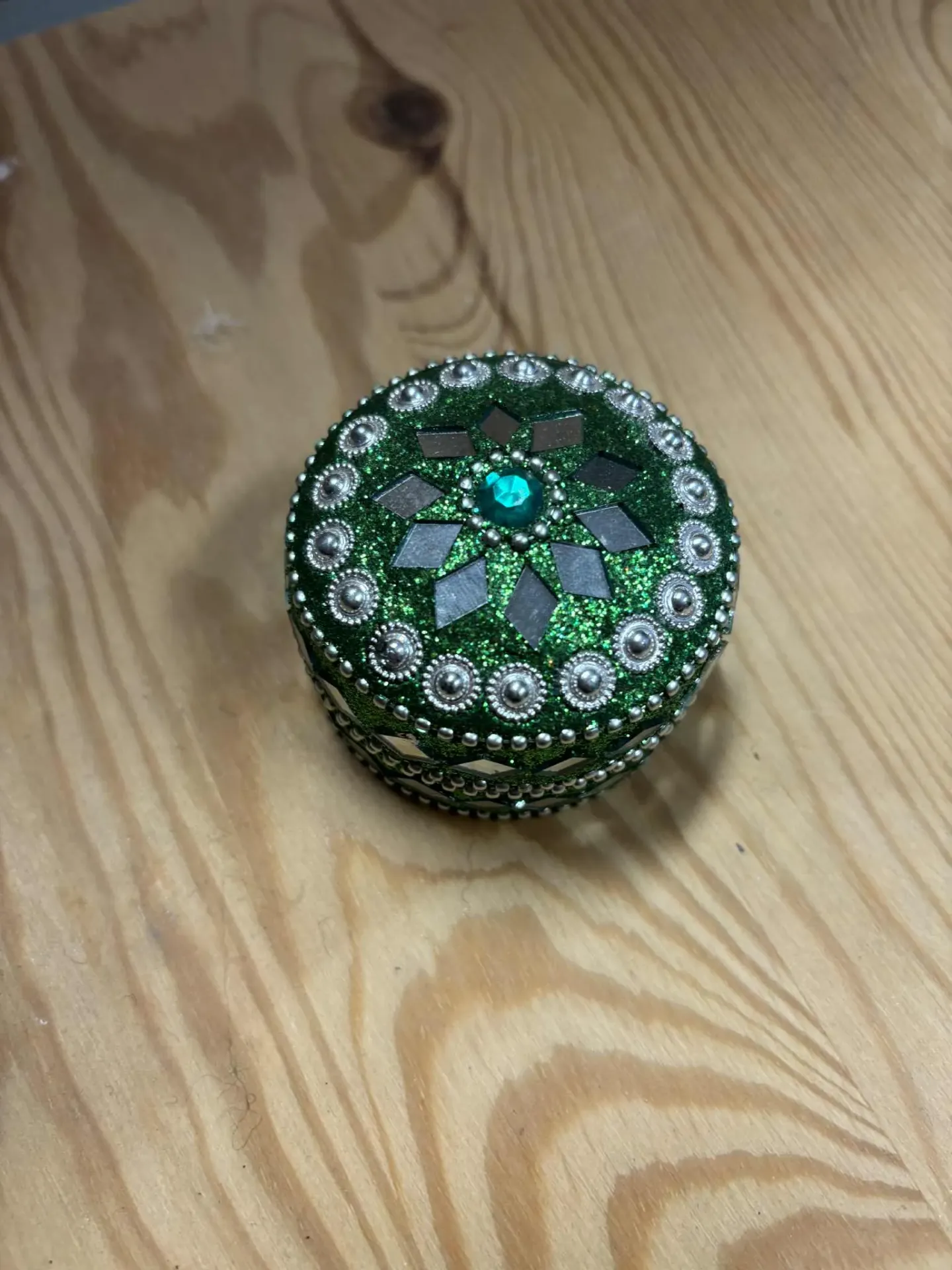 [BOIT022] Boite en métal colorée miroirs