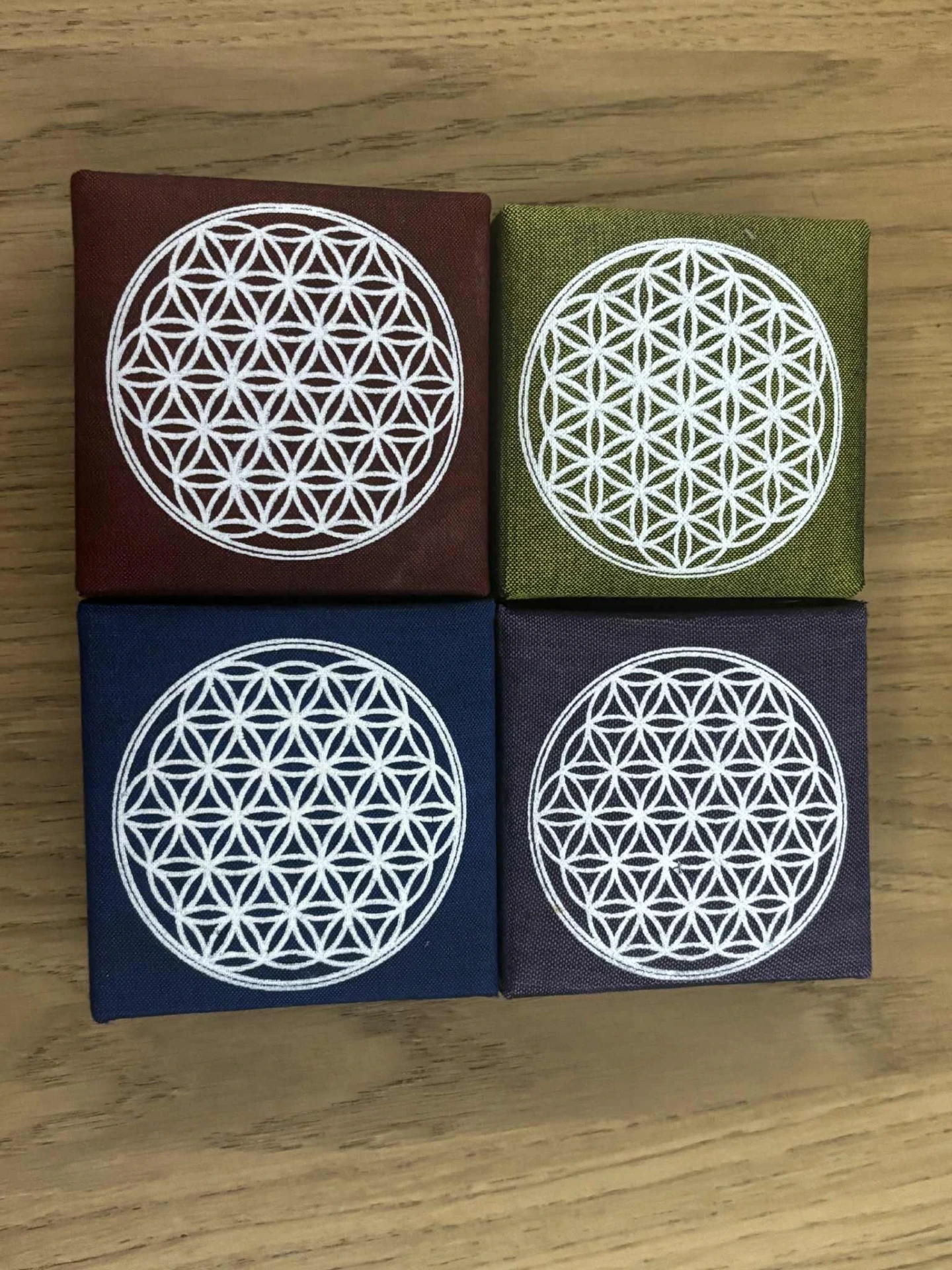 Petite boîte carrée fleur de vie