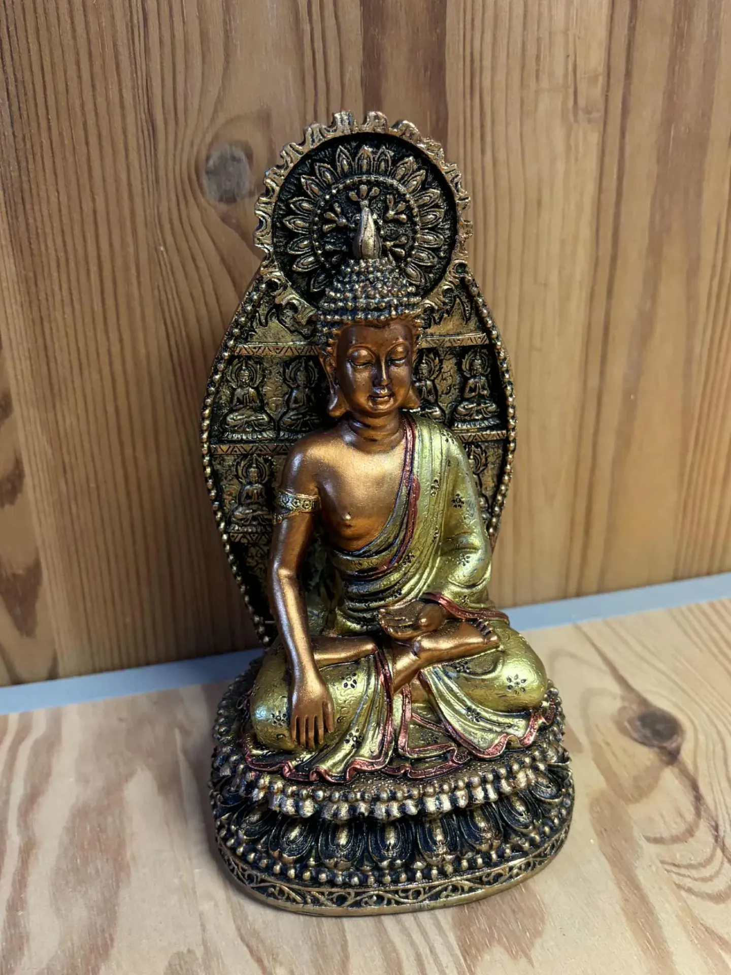 Bouddha Gautama doré