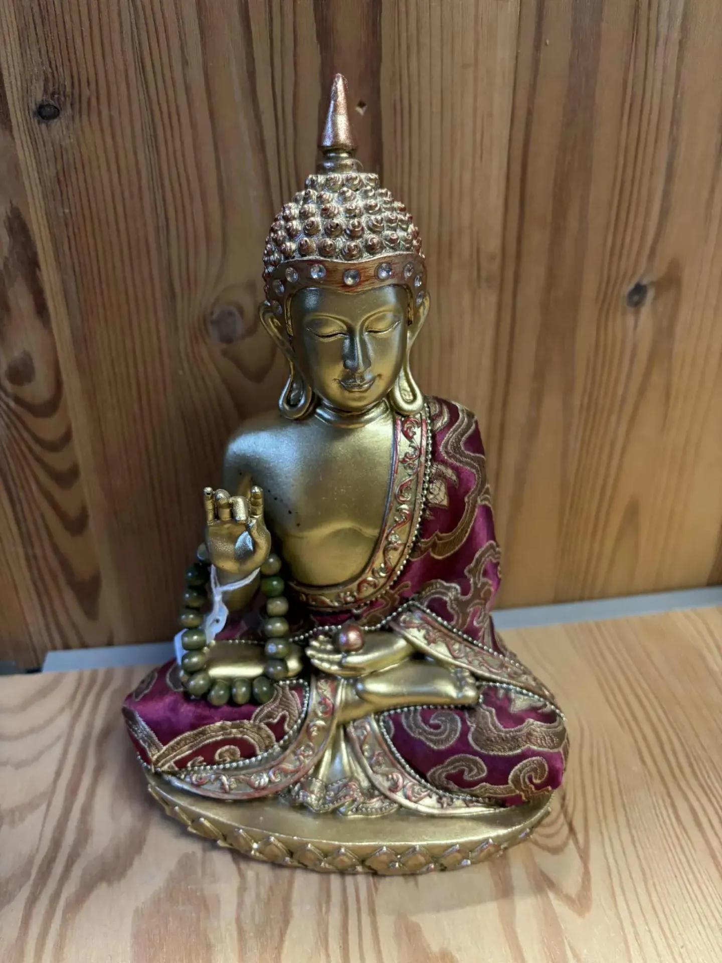 Bouddha Gautama doré & tissus