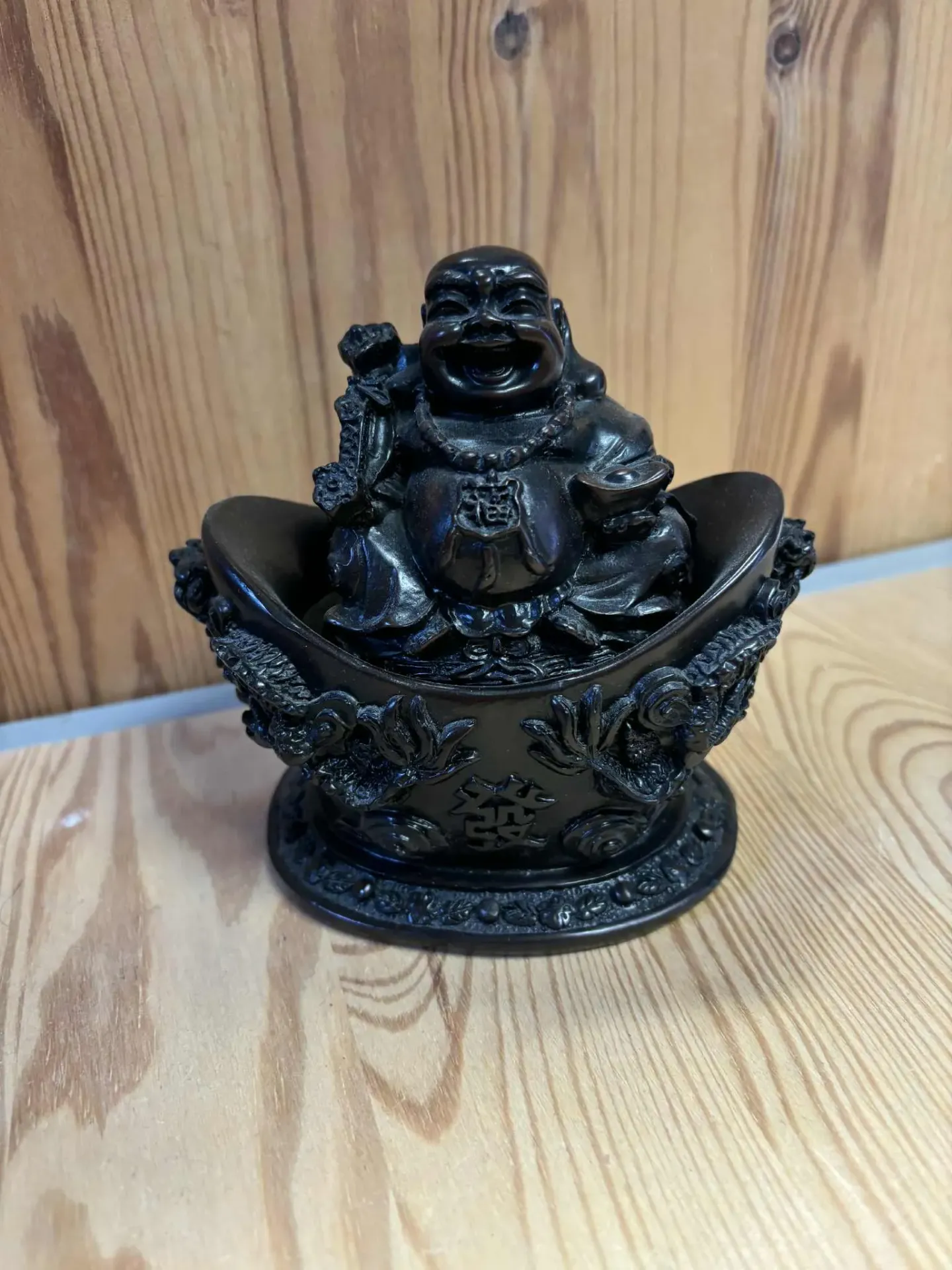 Bouddha rieur dans lingot boite en résine