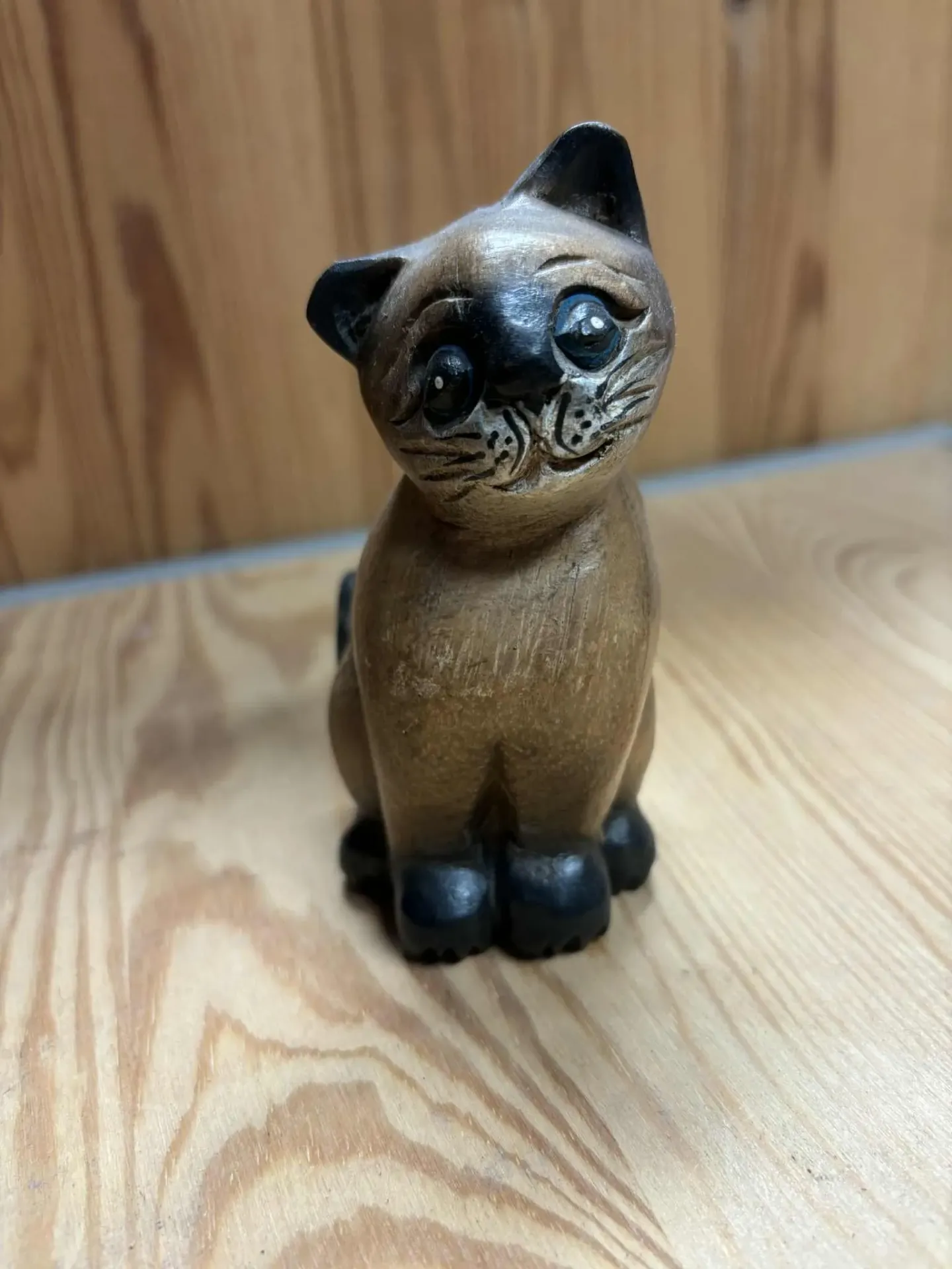 Chat en bois d'accacia