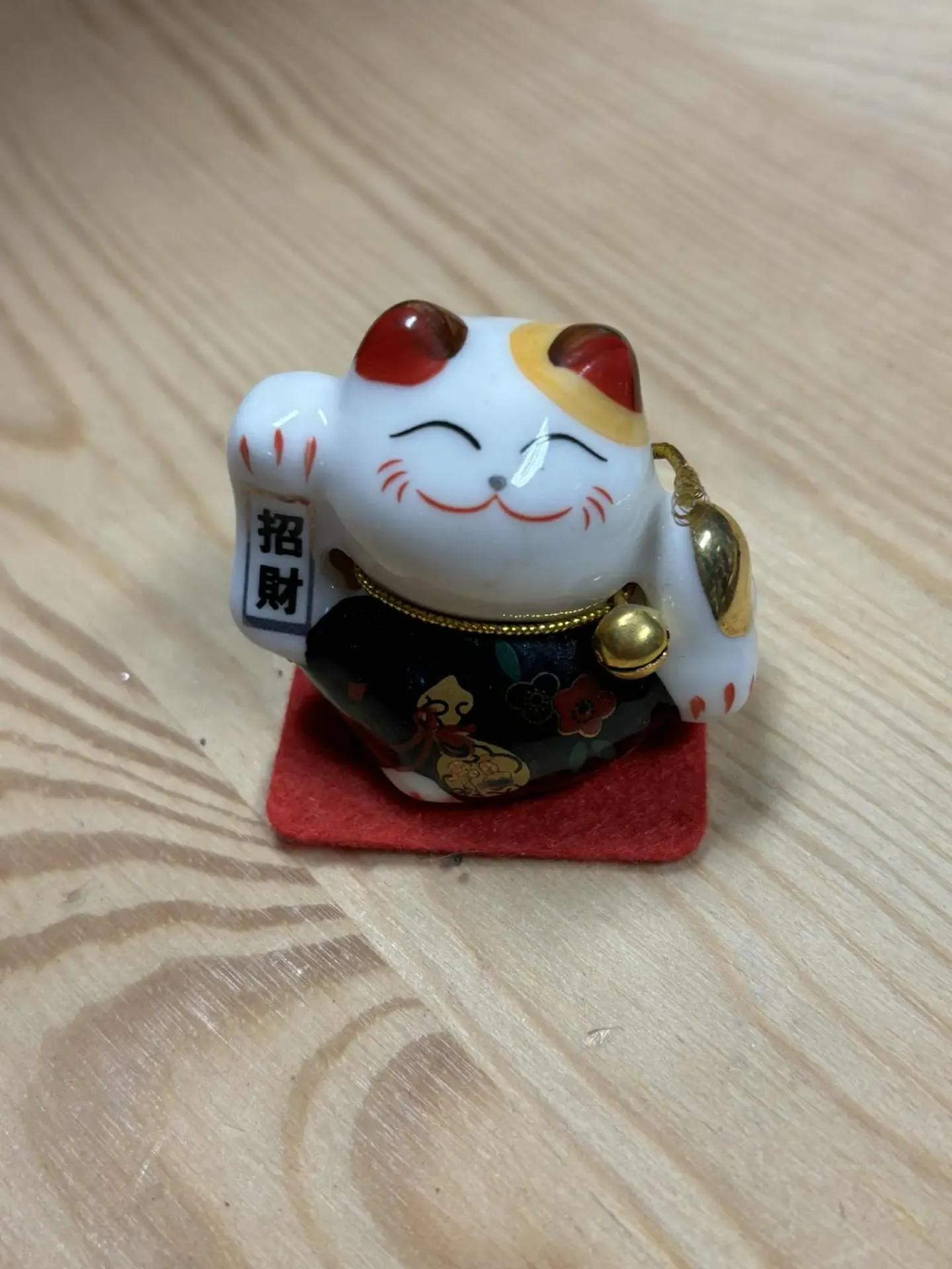 [CHA001] Chat Maneko serie 