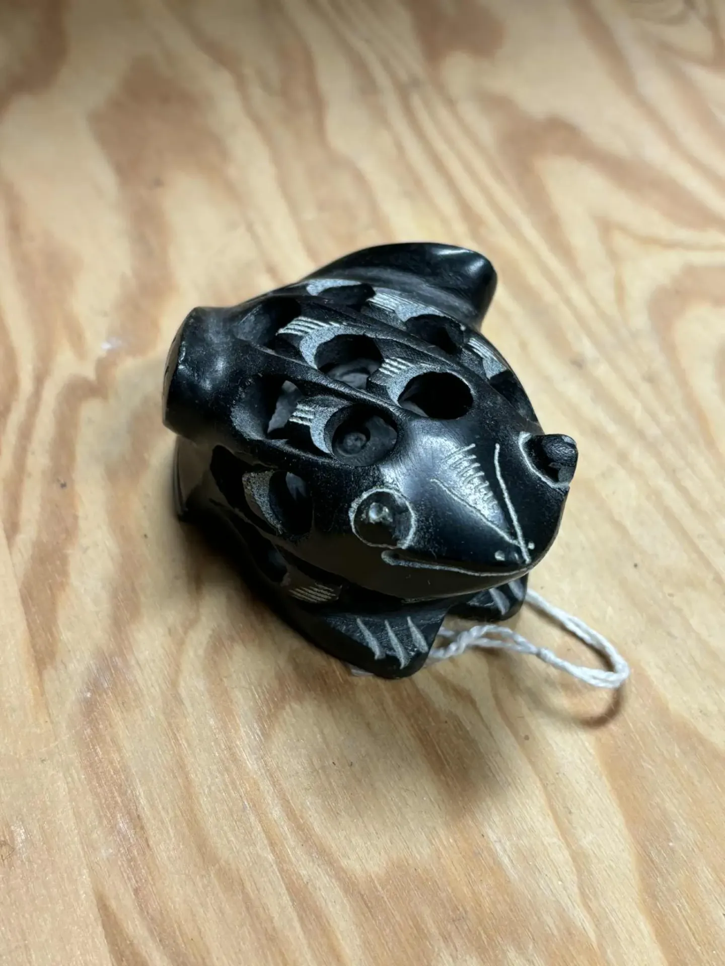 Crapaud en pierre de savon travaillé