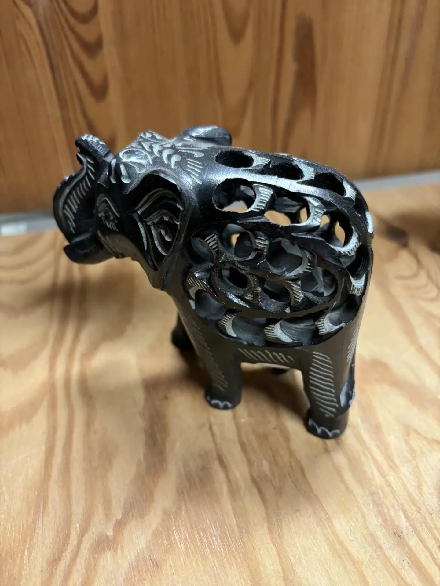 Eléphant en pierre de savon