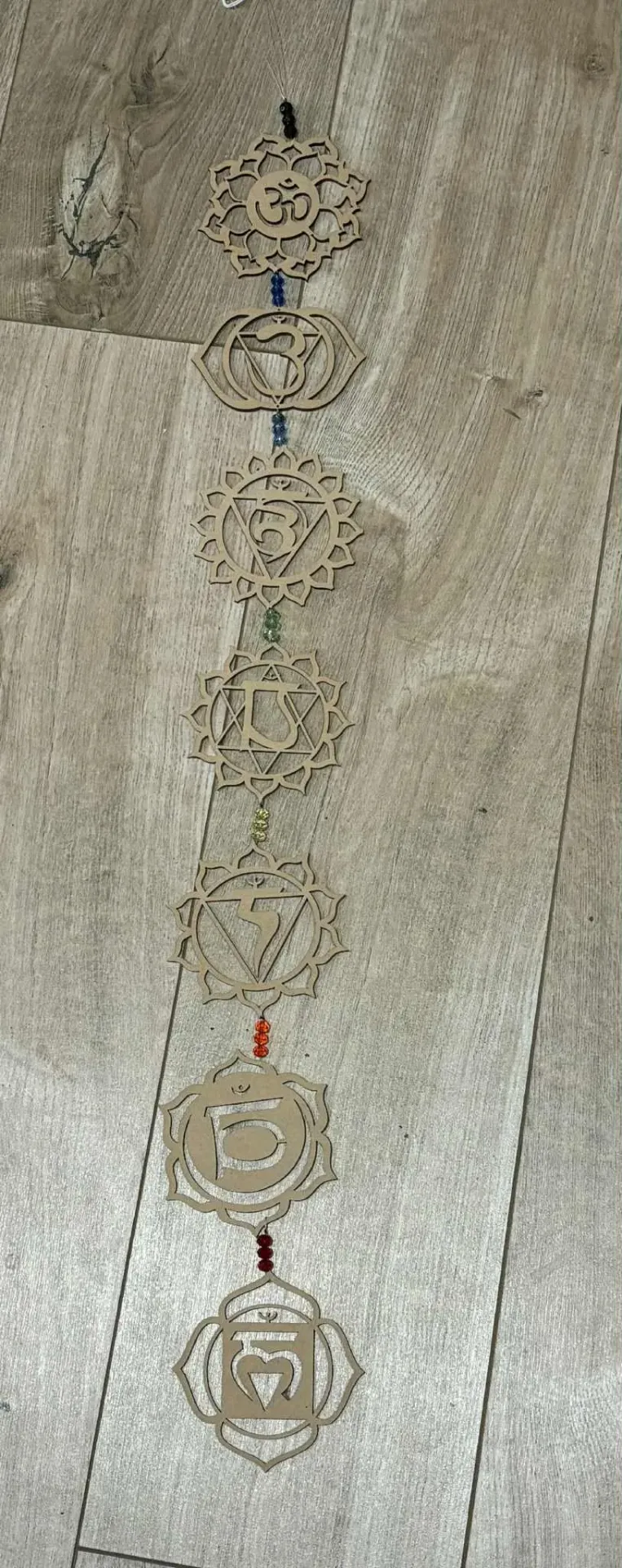 Mobile en bois chakras