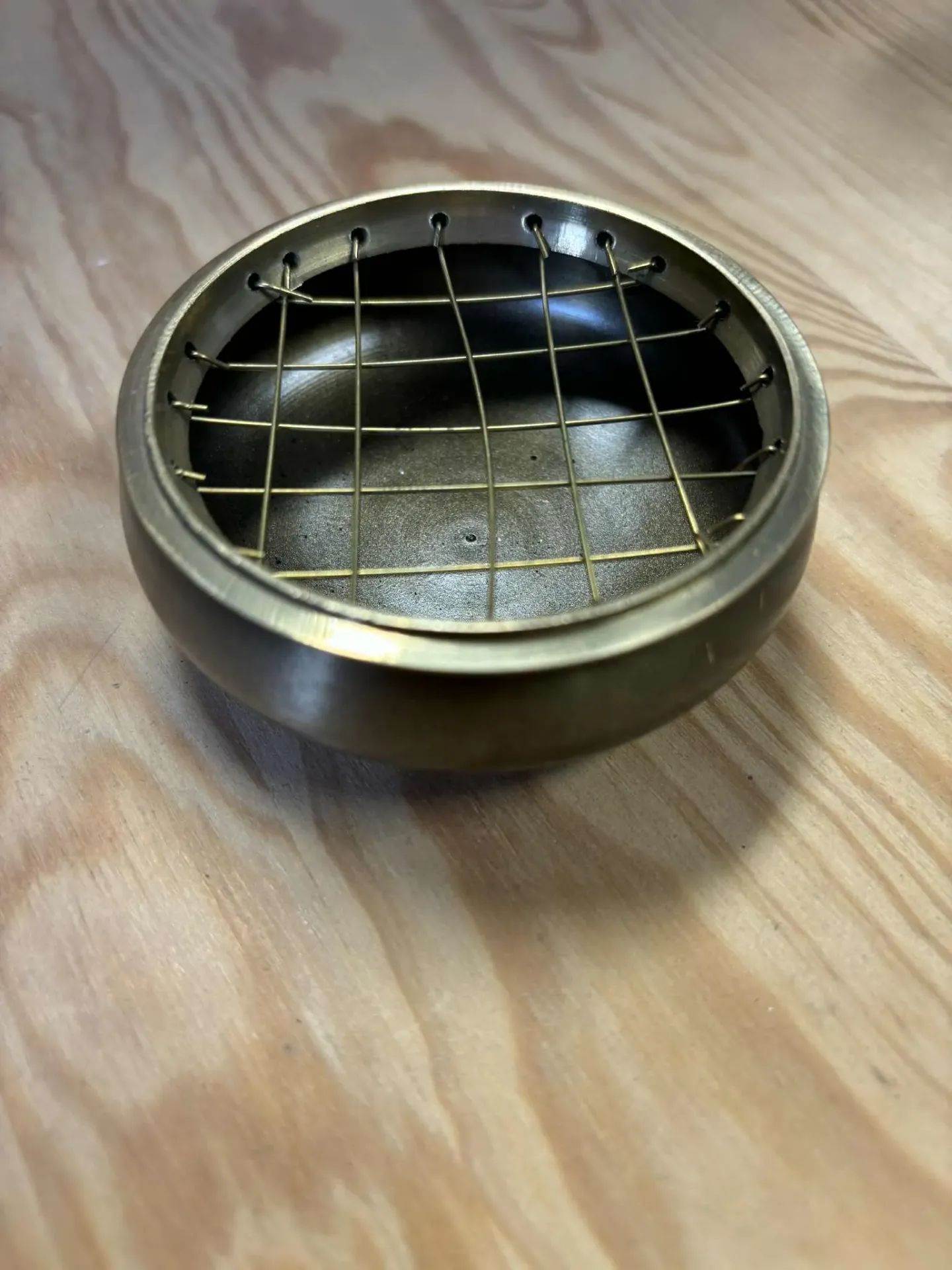 Brûle encens à charbon doré