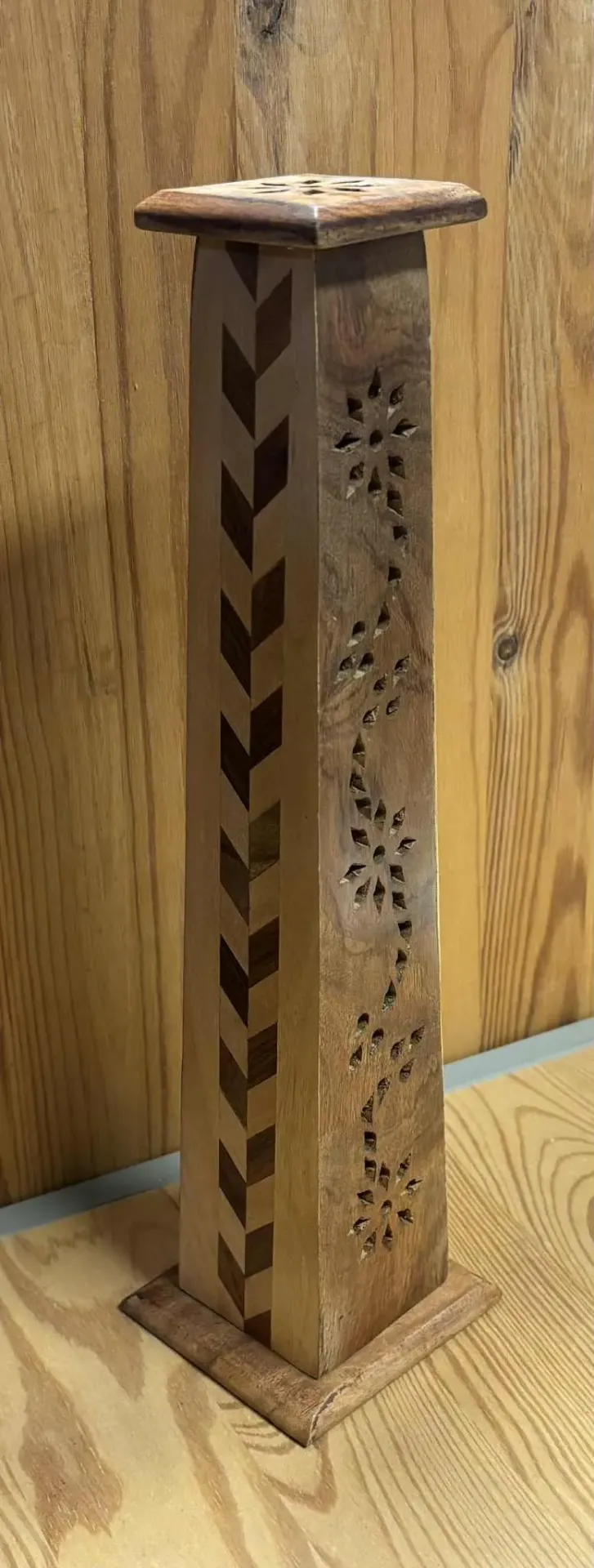 Porte encens tour en bois