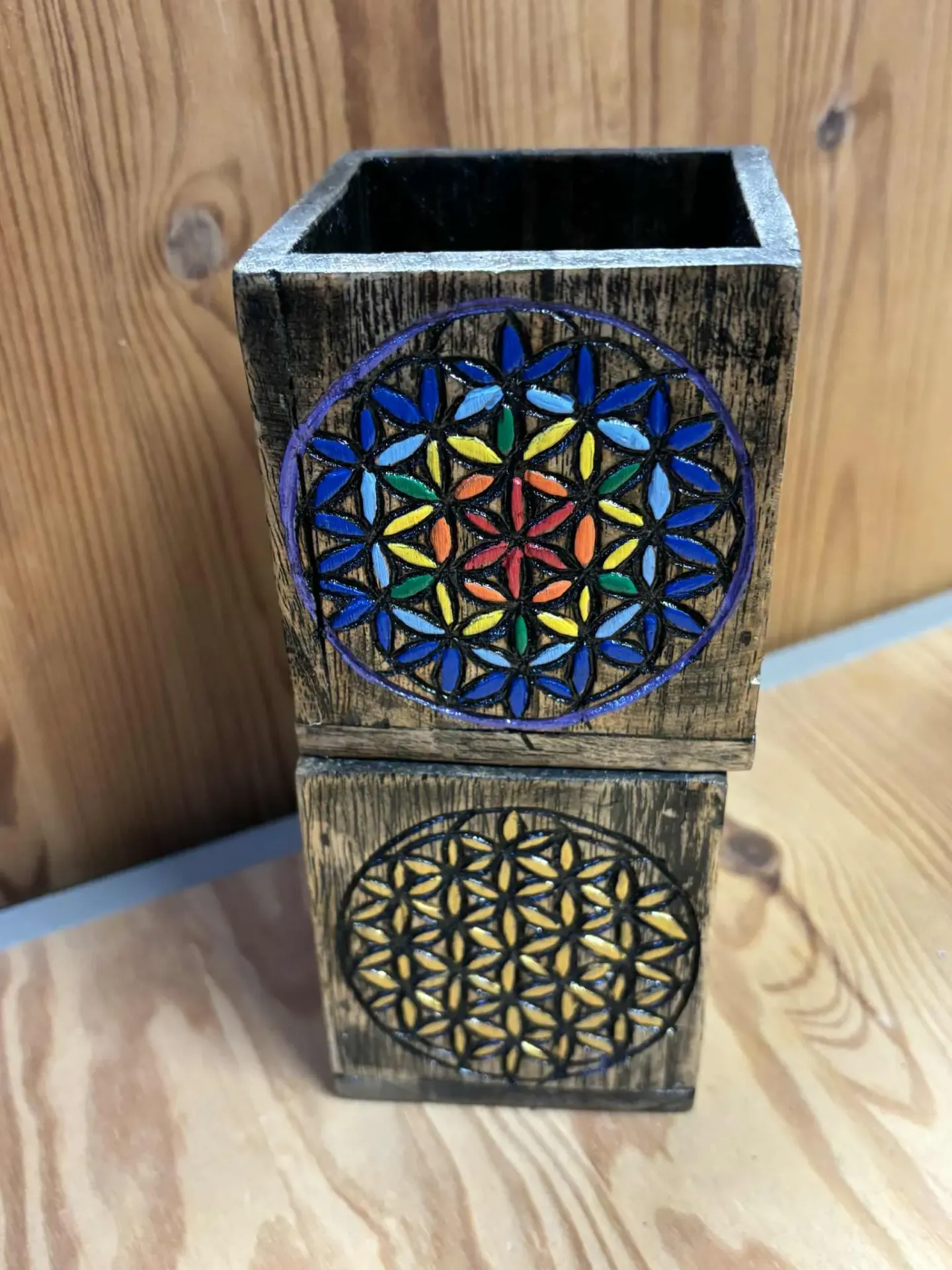 Pot gravé Fleur de vie bois