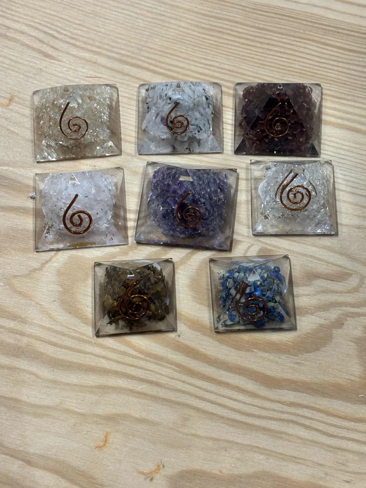 Pyramide en orgonite