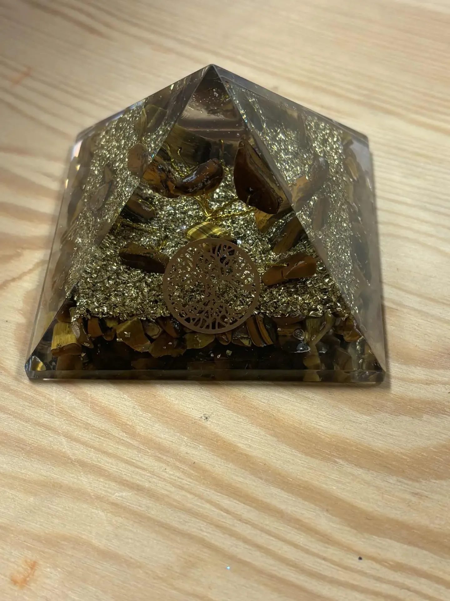Pyramide en orgonite