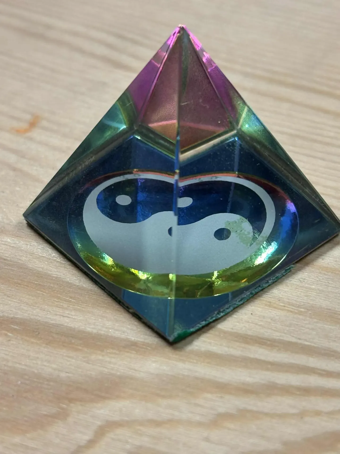 Pyramide verre Yin & yang