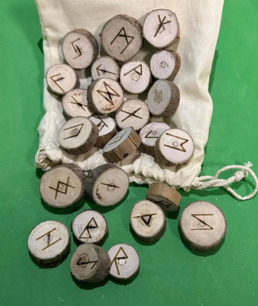 Runes en bois