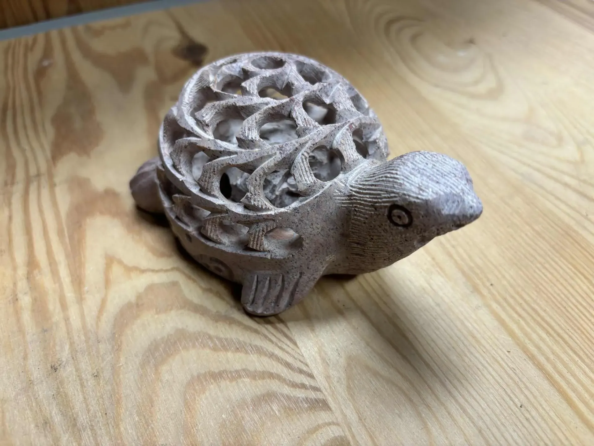 [TORT035] Tortue en pierre de savon sculptée