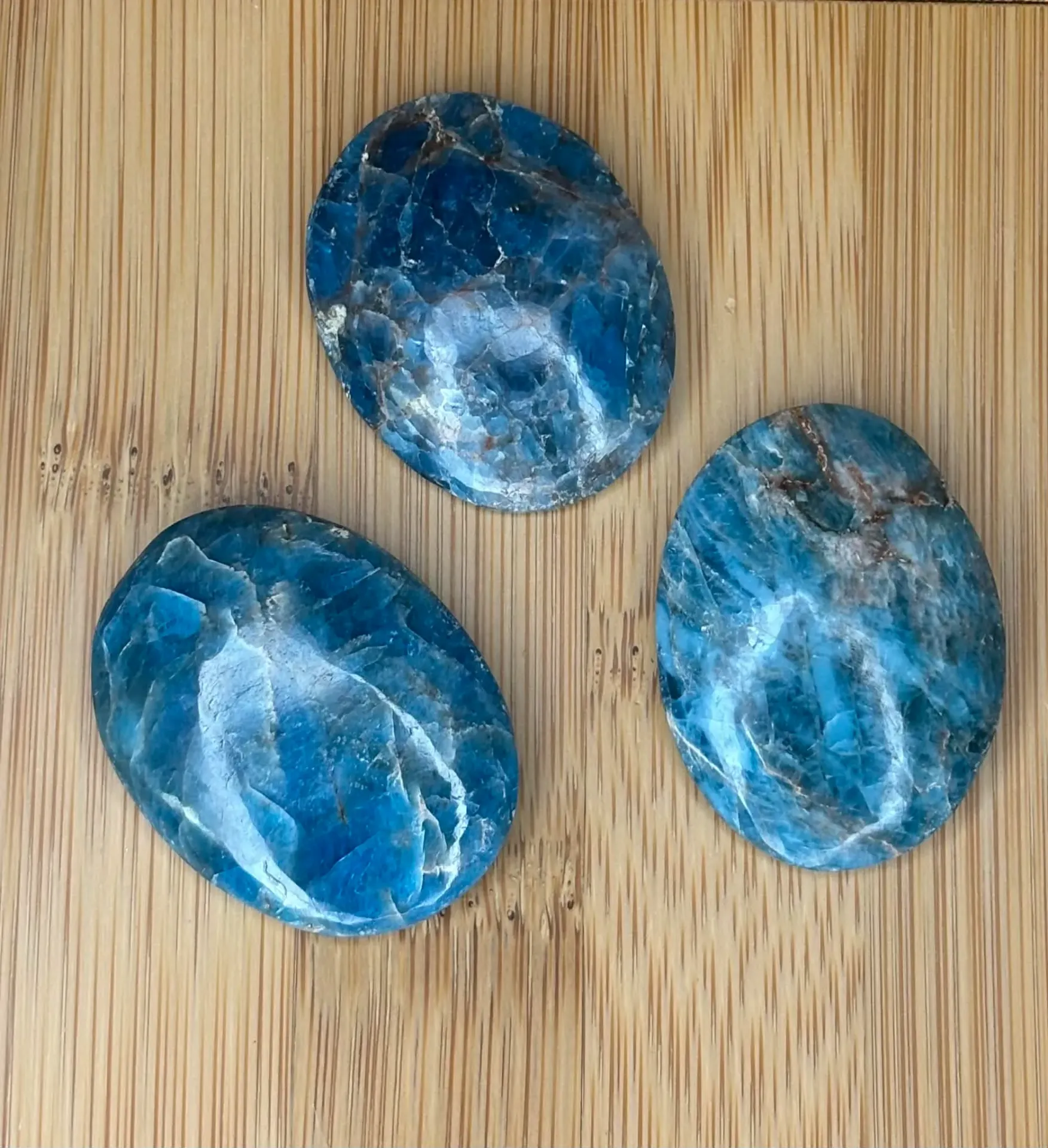 Apatite galet plat