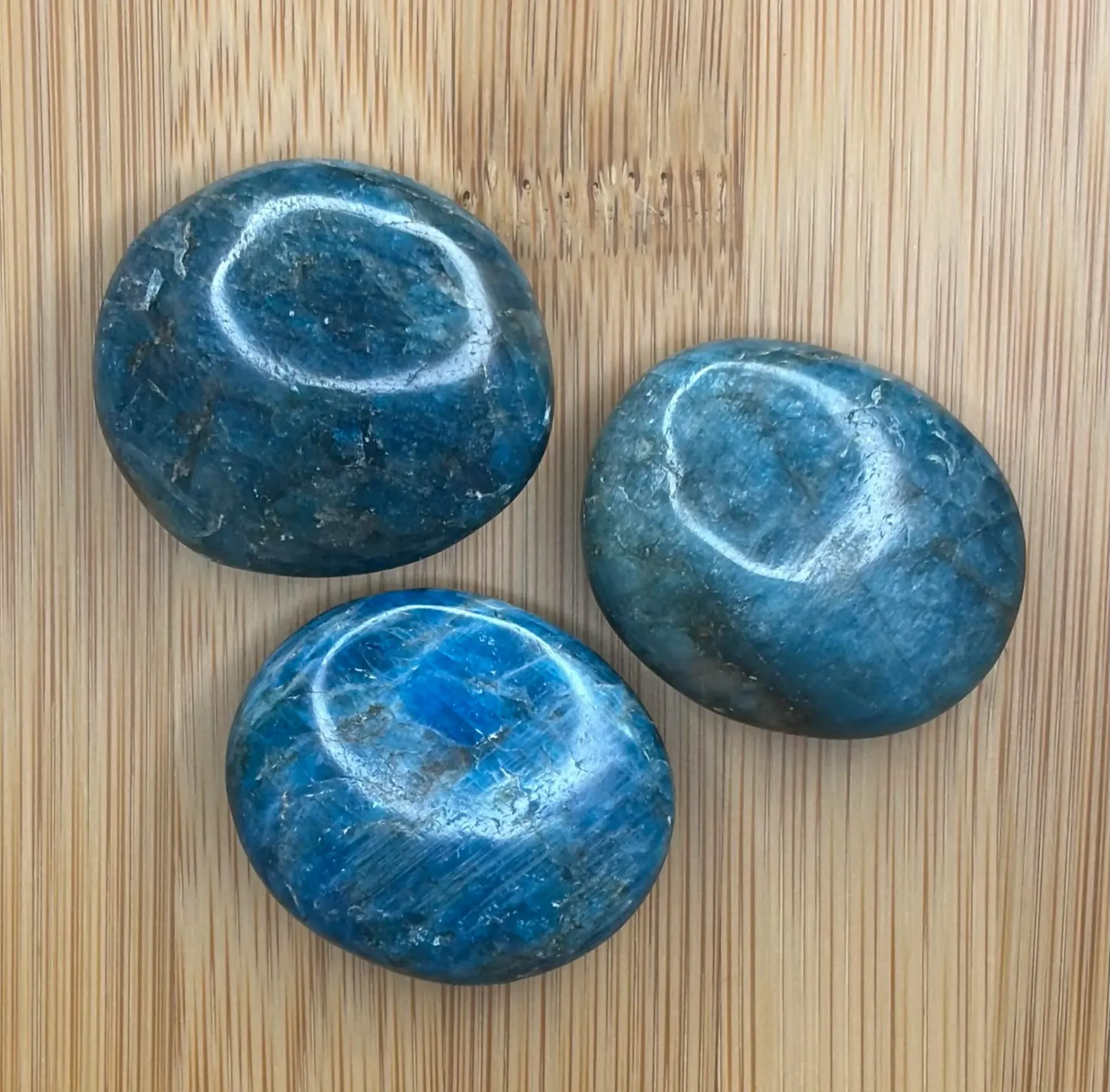 [MIN00272] Apatite galet