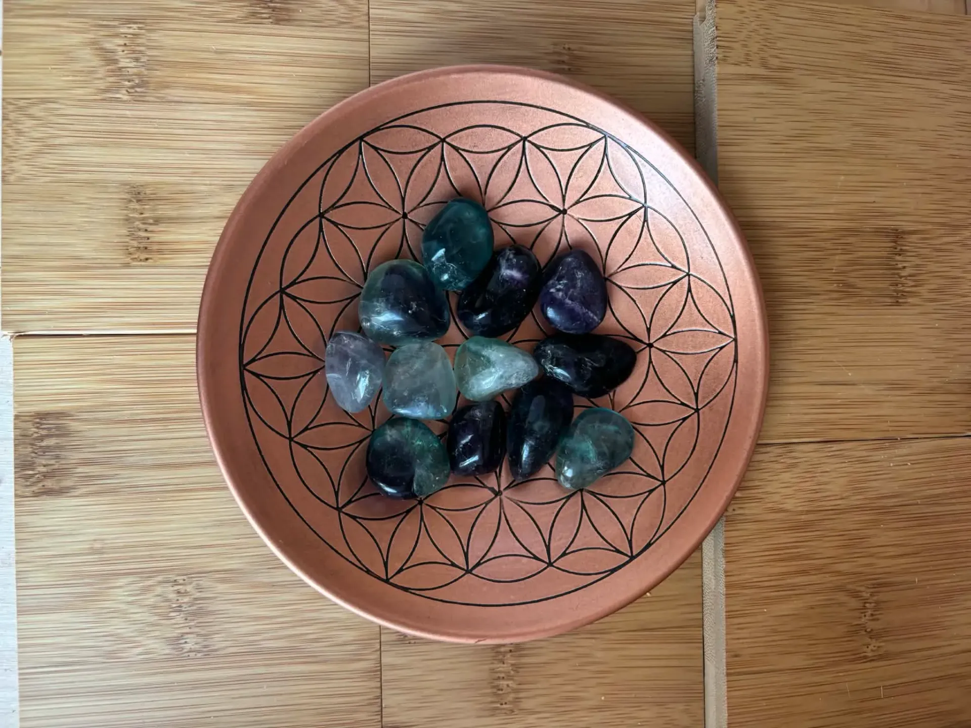 Fluorite multicolore roulée