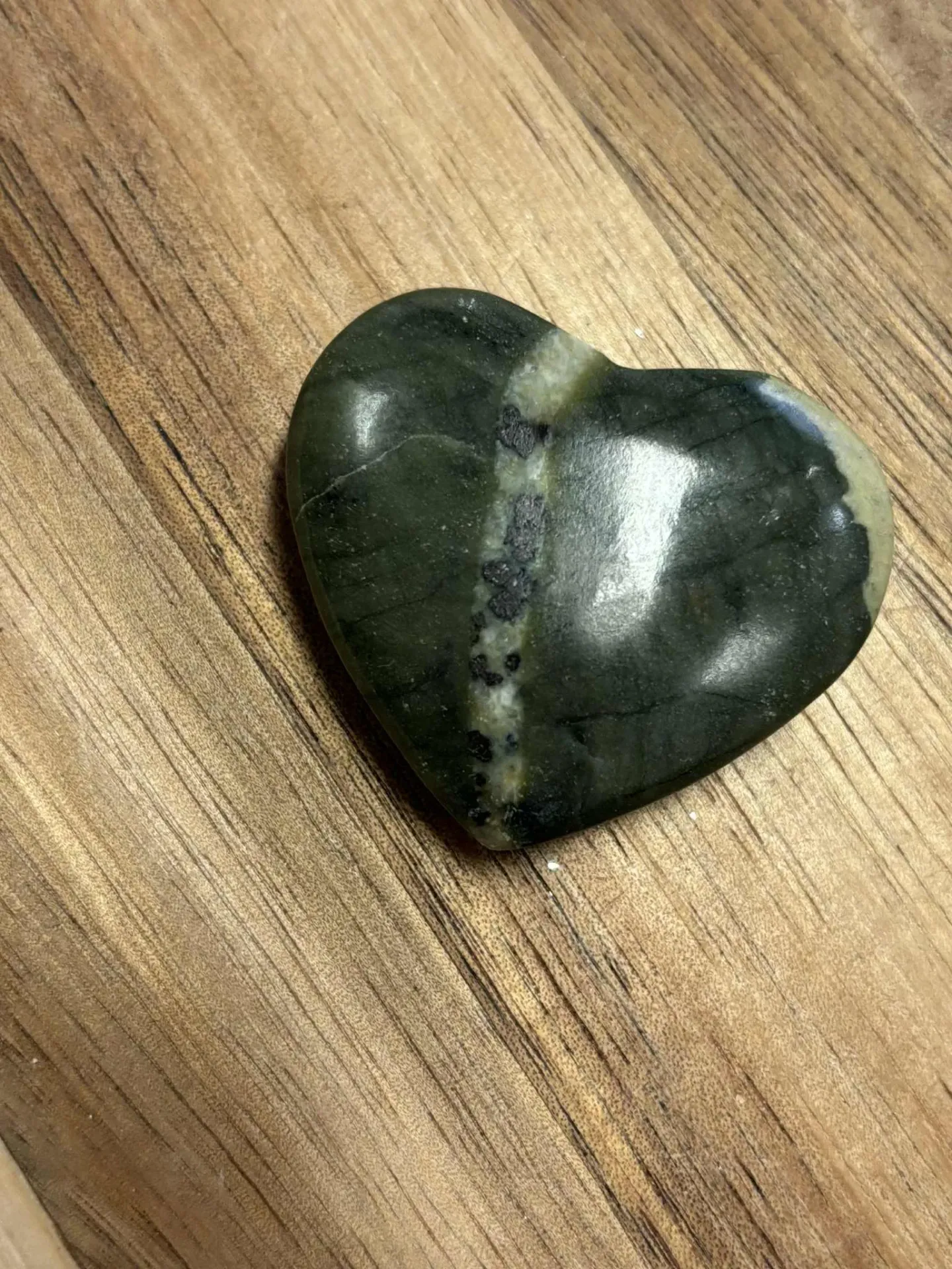 Jade néphrite cœur