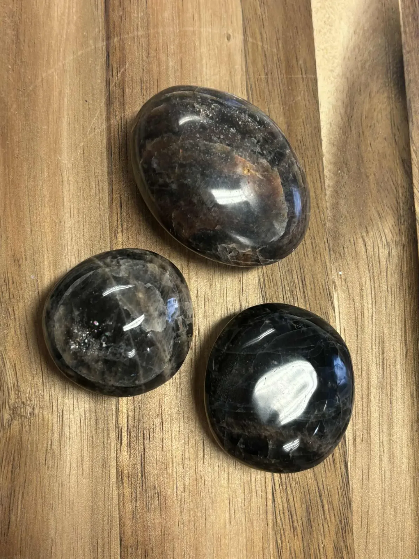 Pierre de lune noire galet