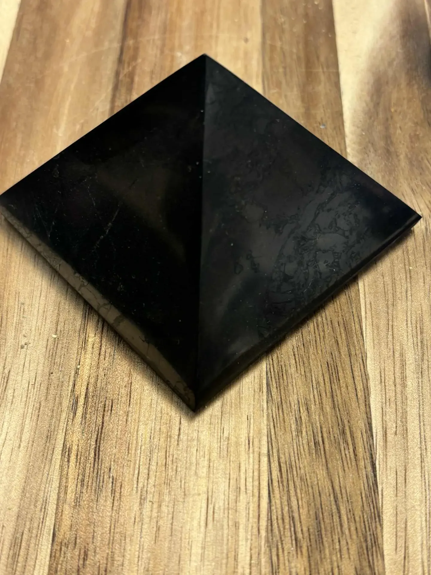 [MIN00825] Shungite pyramide
