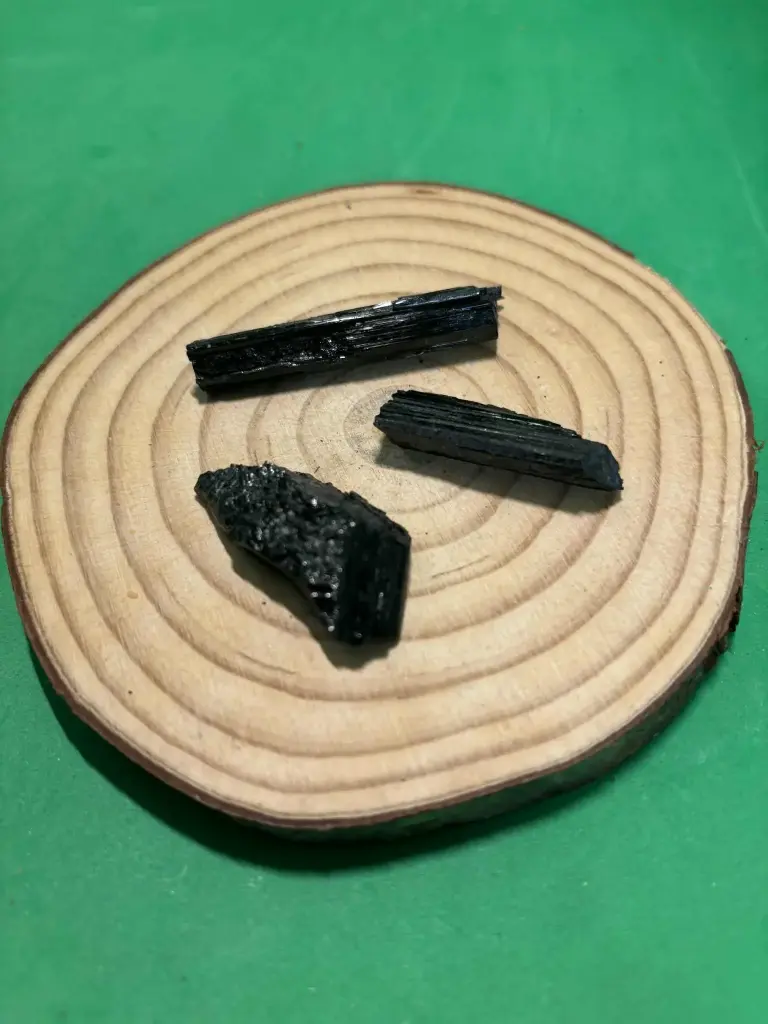 Tourmaline noire brute mini