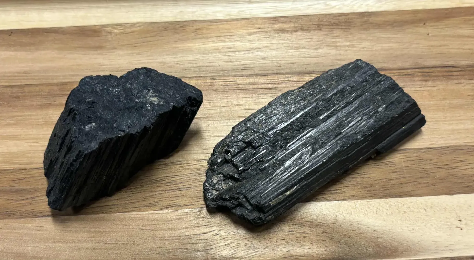 [MIN00865] Tourmaline noire brute