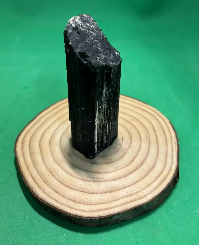 Tourmaline noire brute