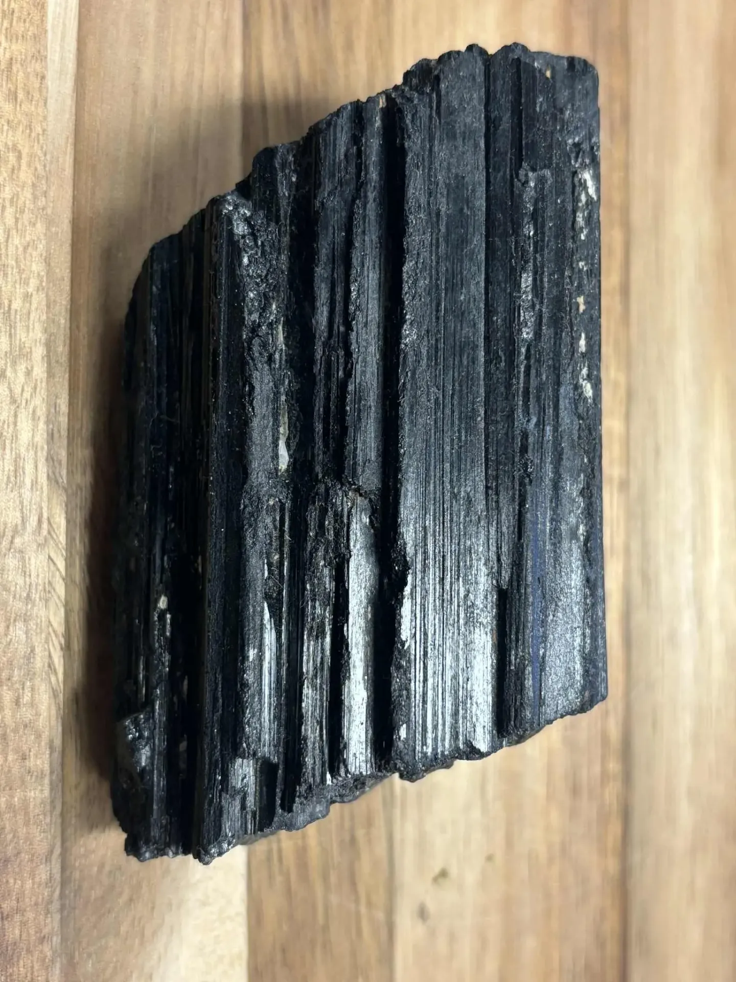 Tourmaline noire brute