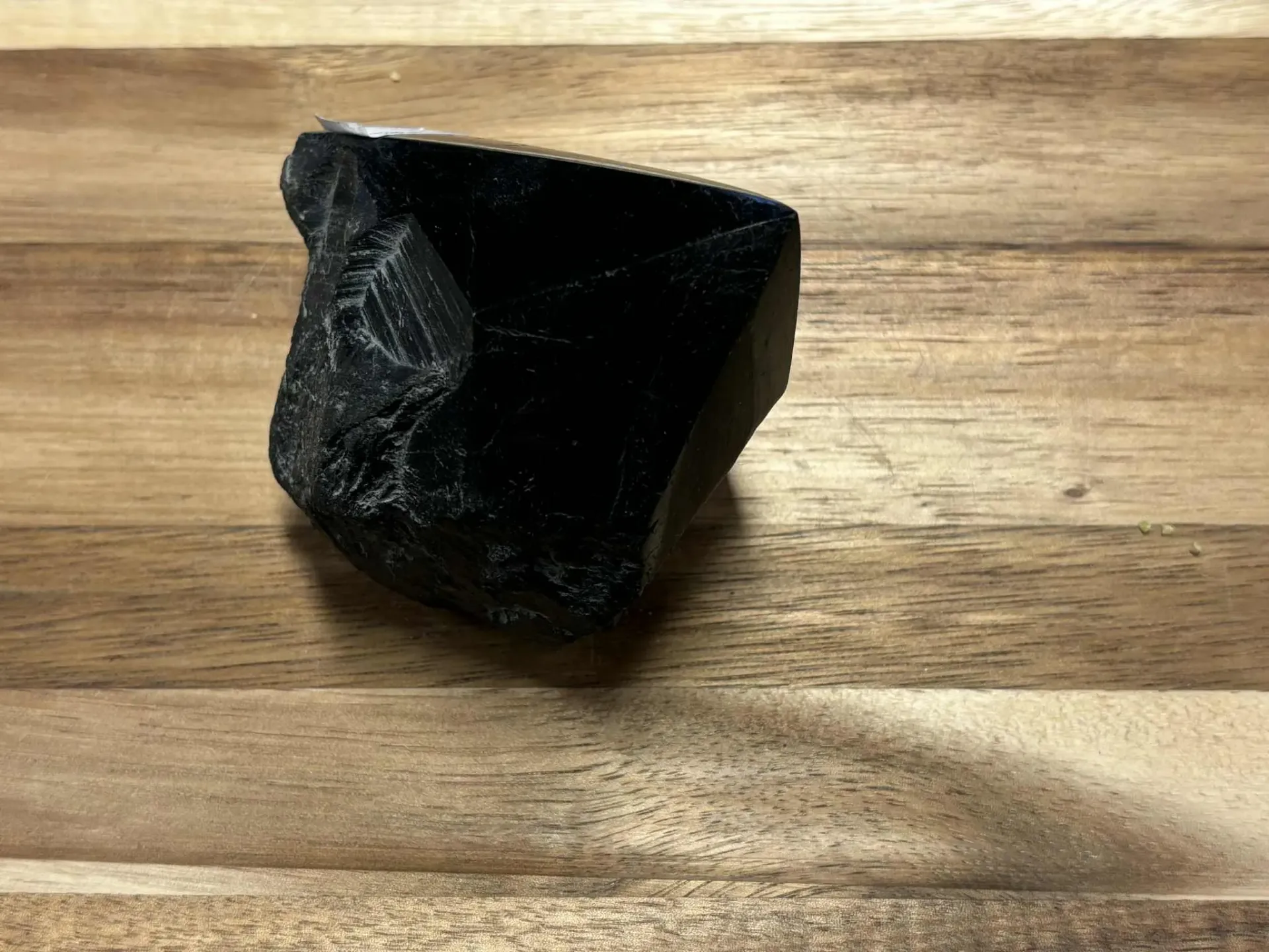 [MIN00877] Tourmaline pointe brute