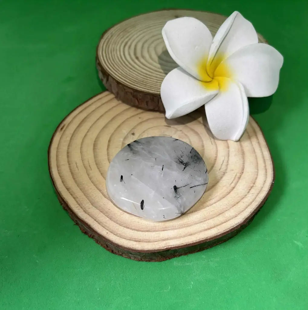 Quartz tourmaline galet