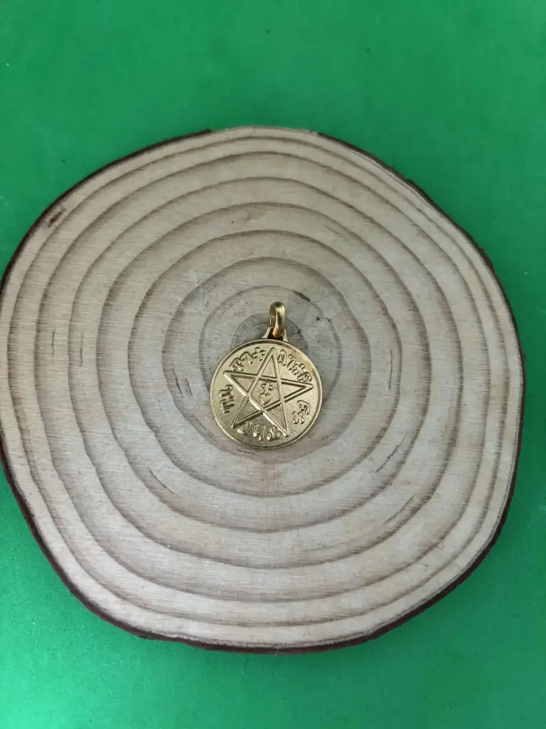 Pendentif Pentagramme et du sceau de Salomon de l'Abbé Julio en Métal doré
