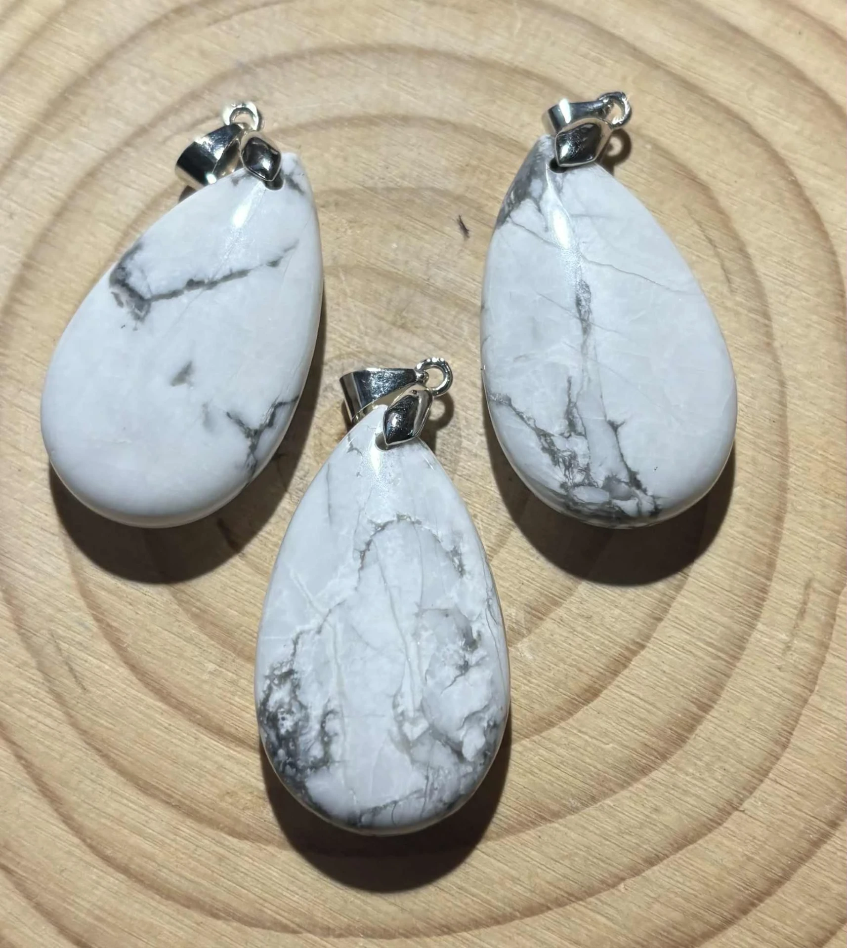 Pendentif Howlite