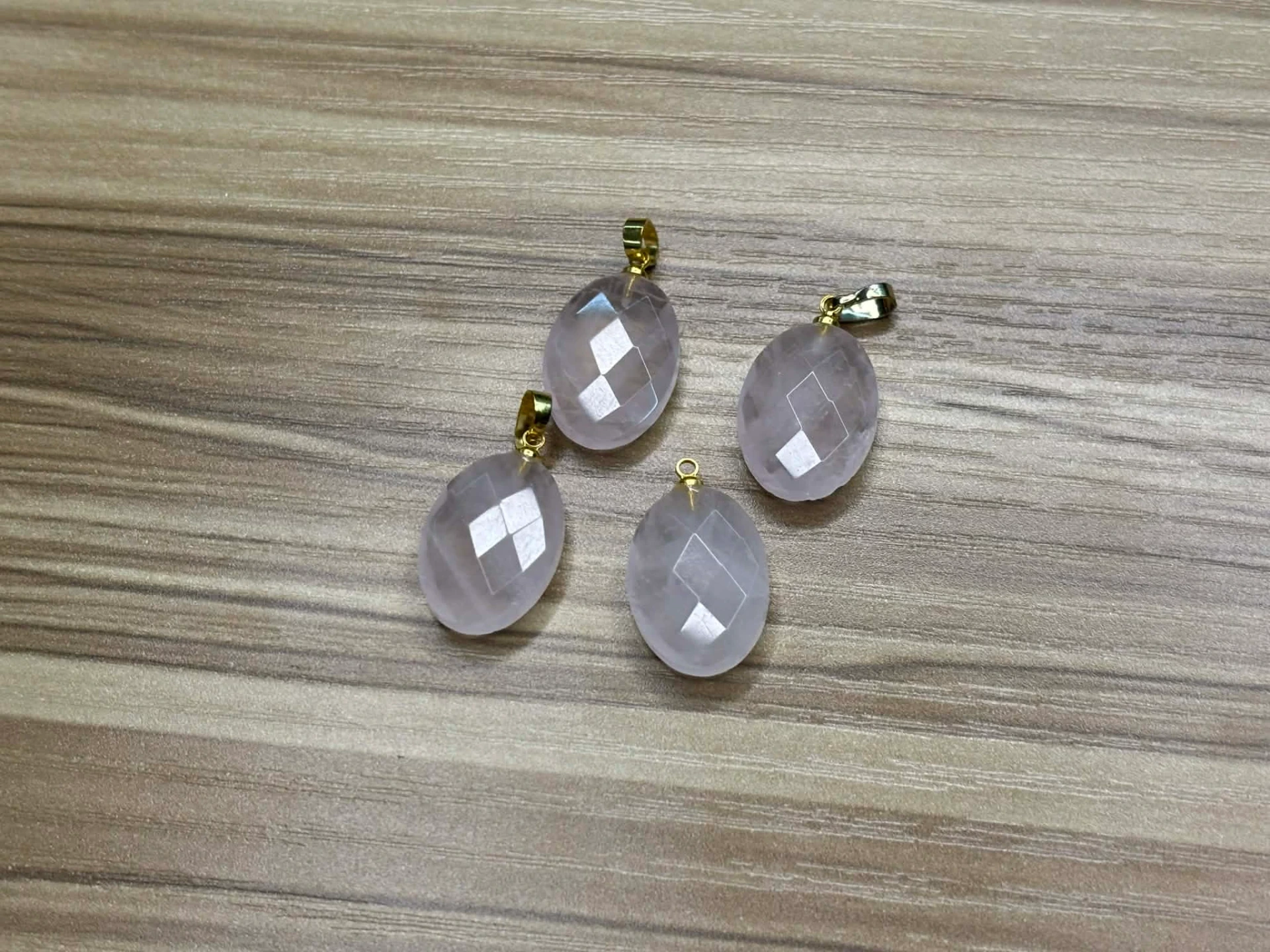 Pendentif Quartz rose facettes