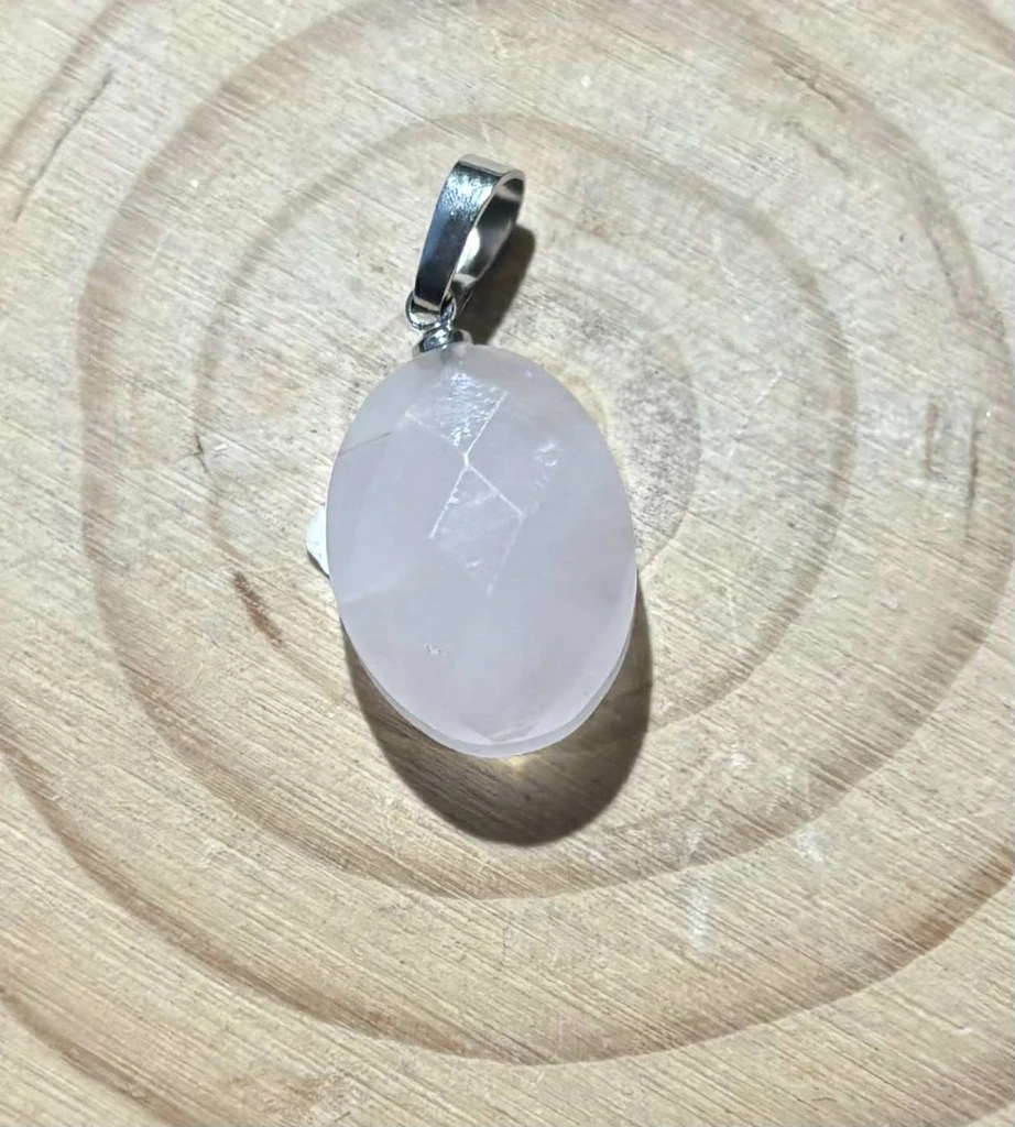 Pendentif Quartz rose facettes