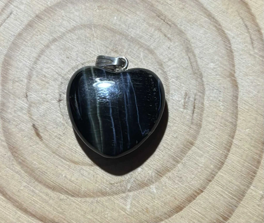 Pendentif Œil de faucon cœur