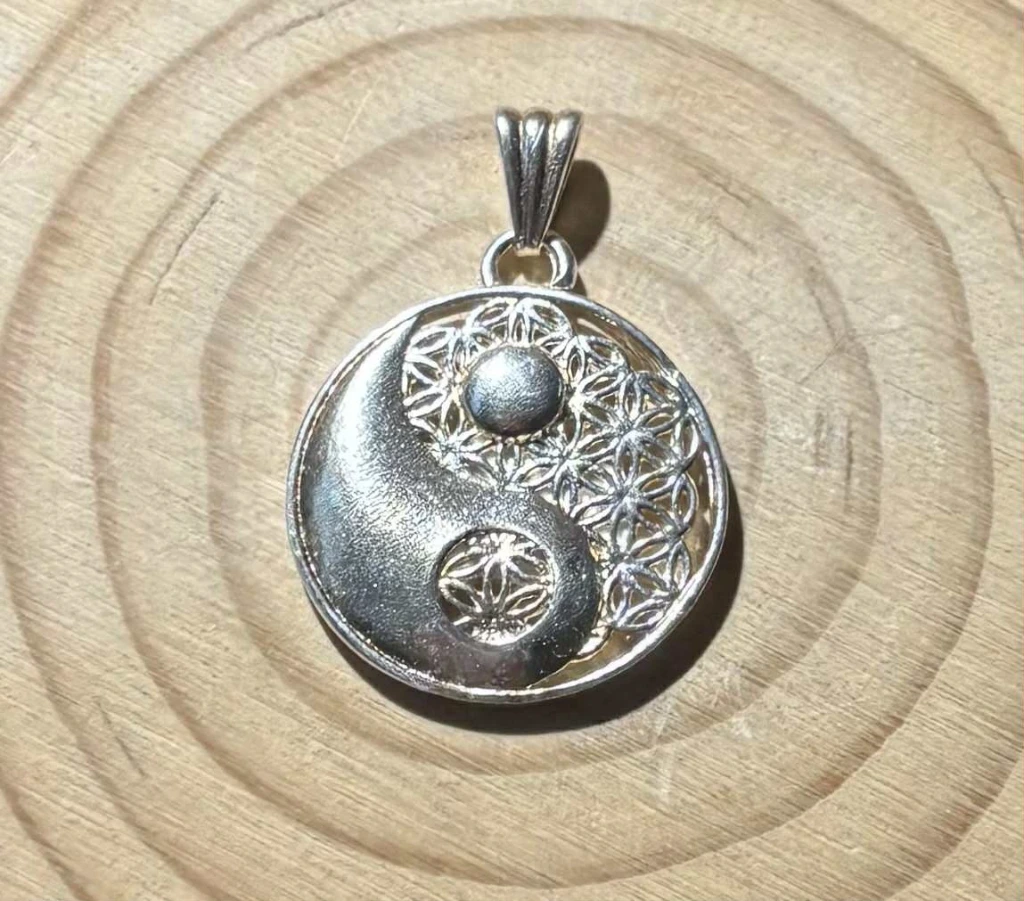 Pendentif Fleur de vie métal yin/yang
