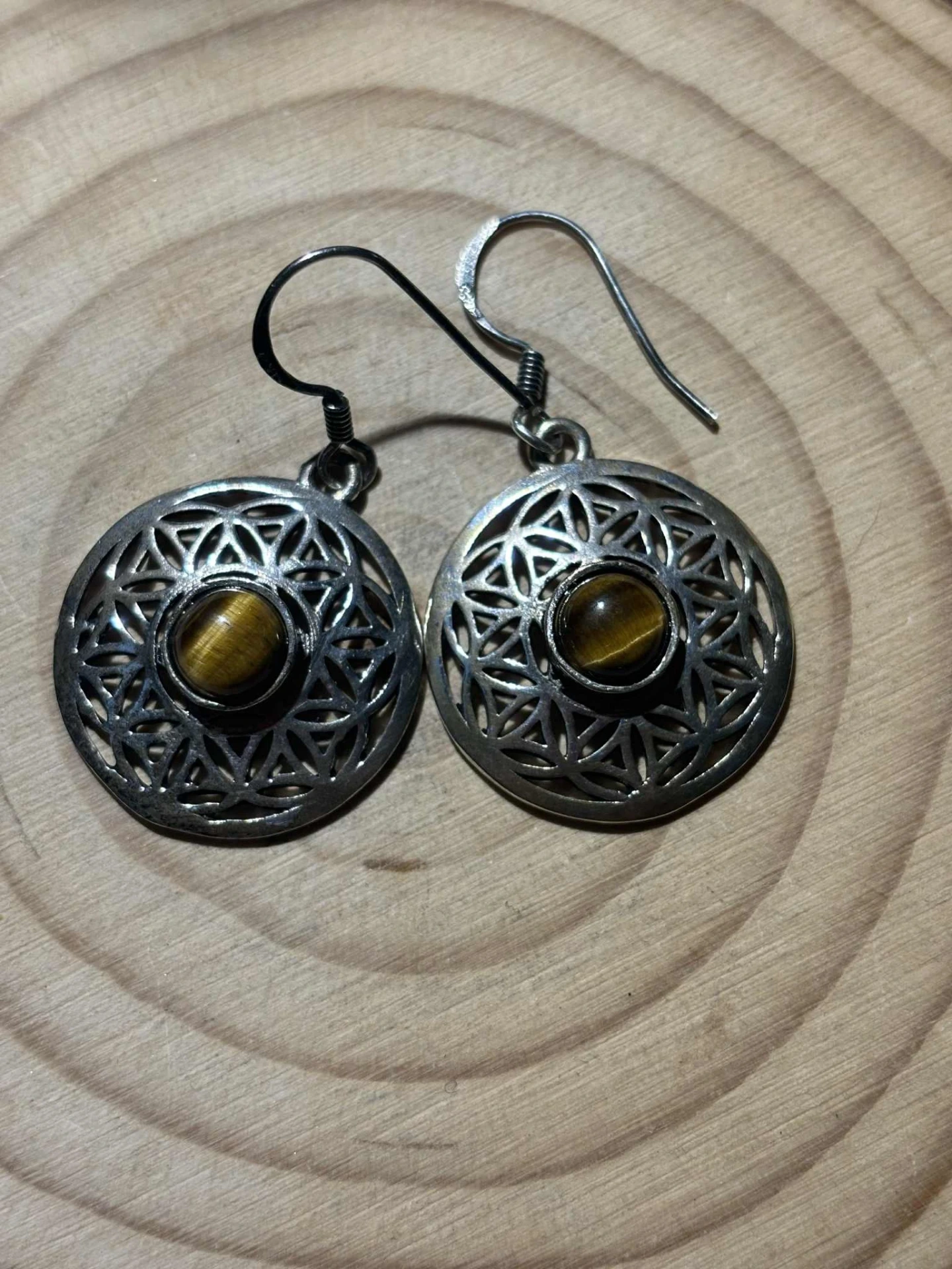 Boucles d'oreilles Œil de tigre et fleur de vie (attaches en argent)