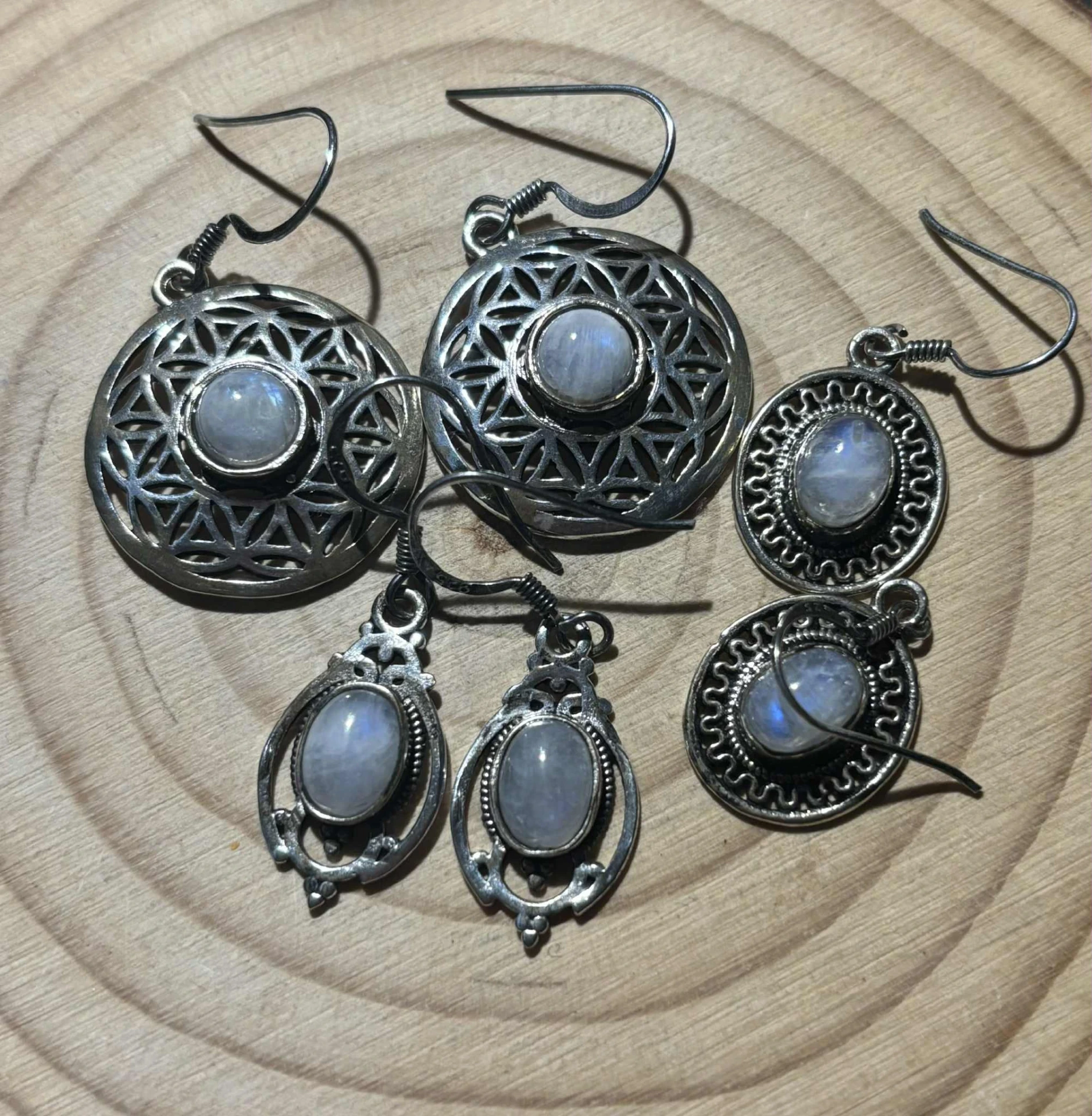 Boucle d'oreille Pierre de lune (attaches en argent)