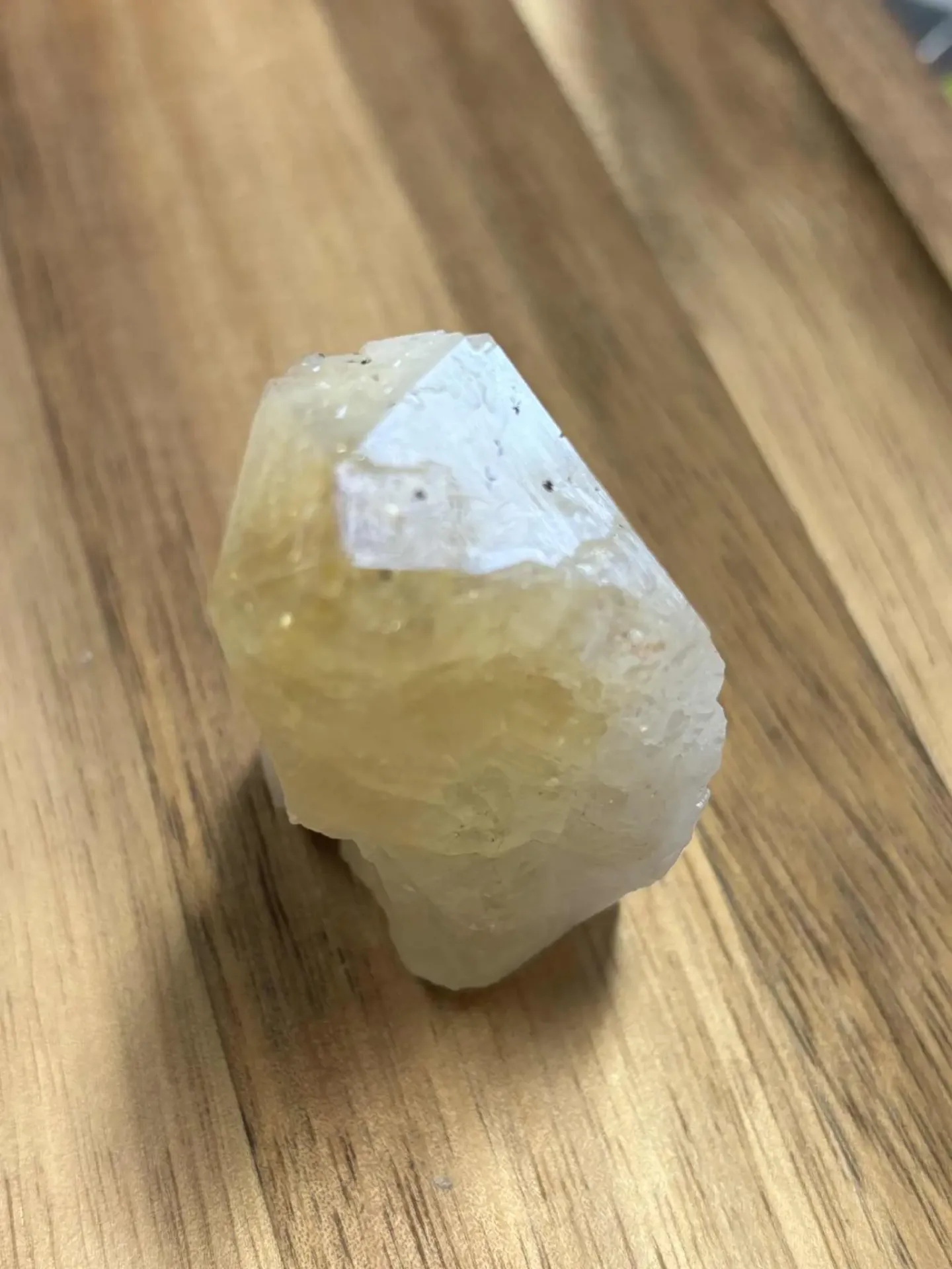 Citrine brute pointe