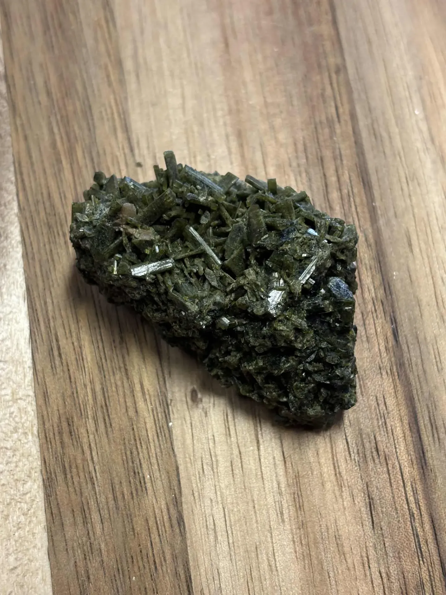 Epidote brute