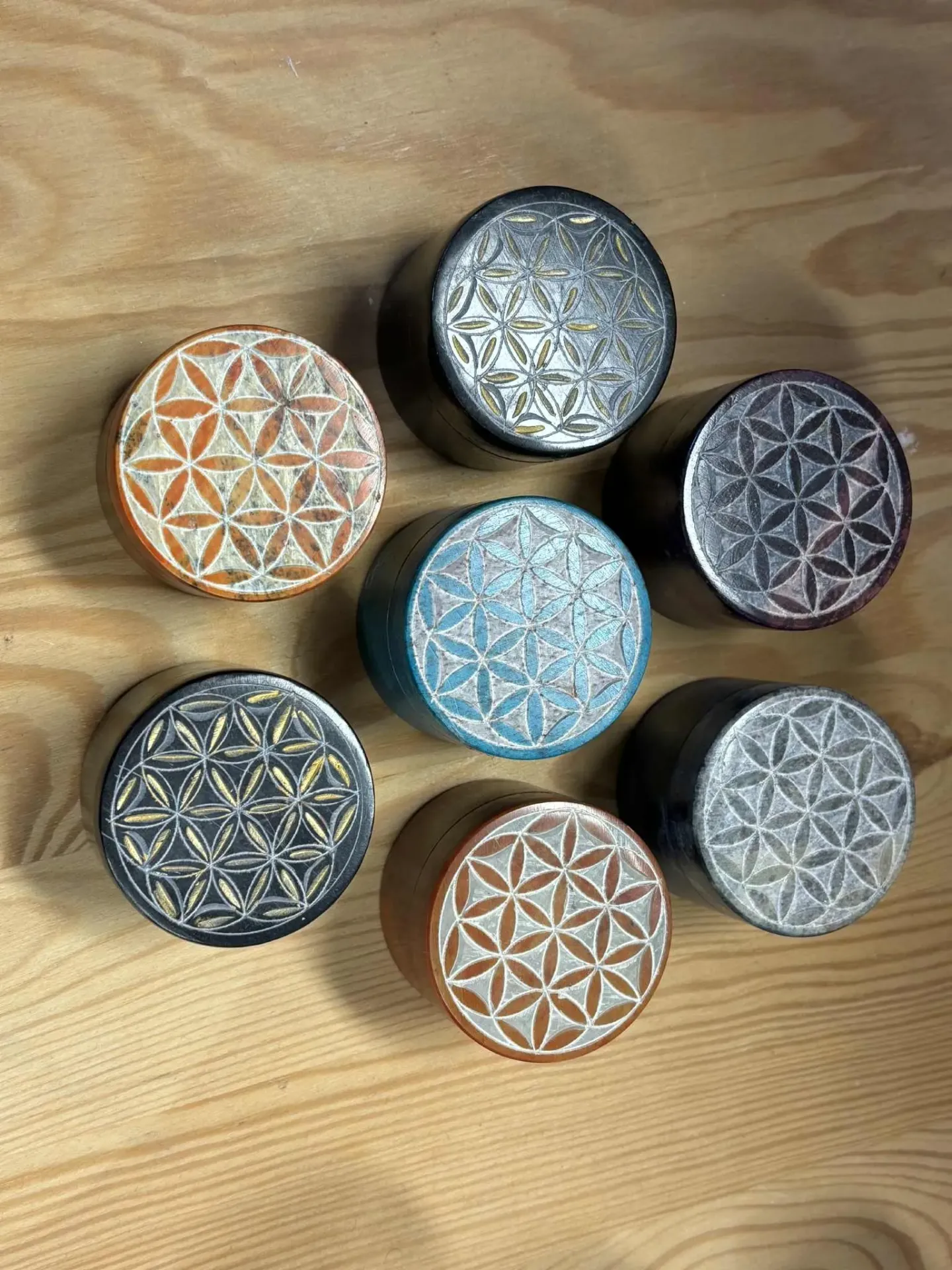 Boite en pierre de savon gravée Fleur de vie