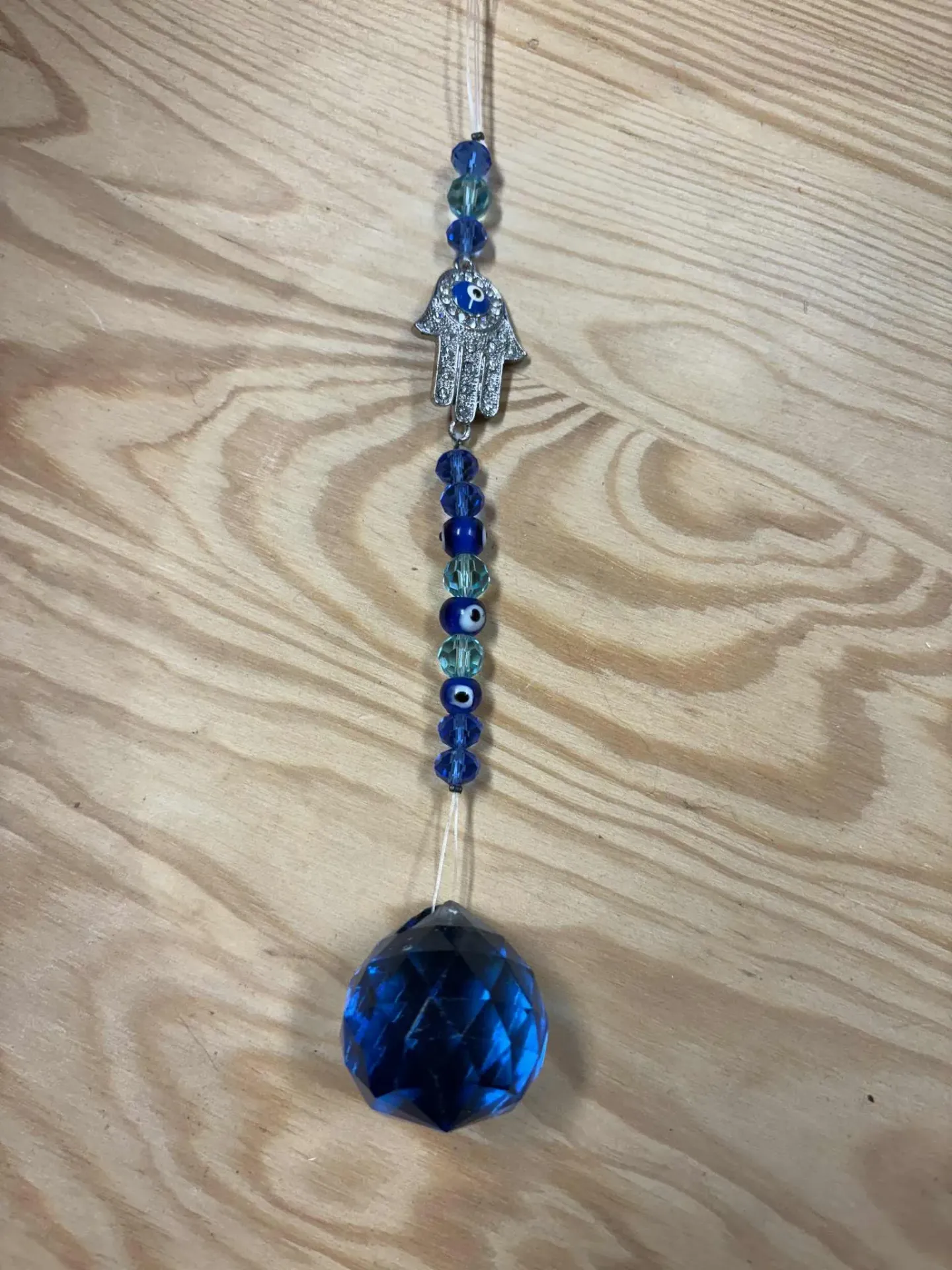 Mobile Feng Shui cristal main de protection bleu