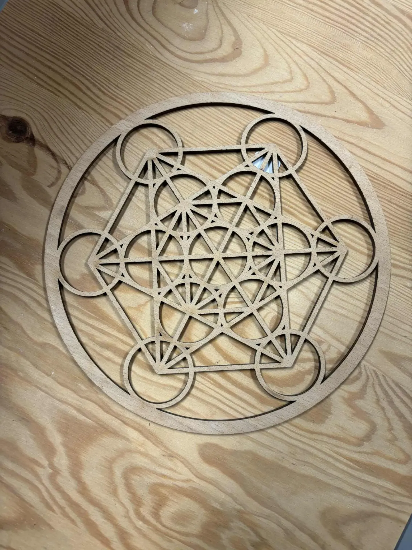 Métatron en bois 22cm