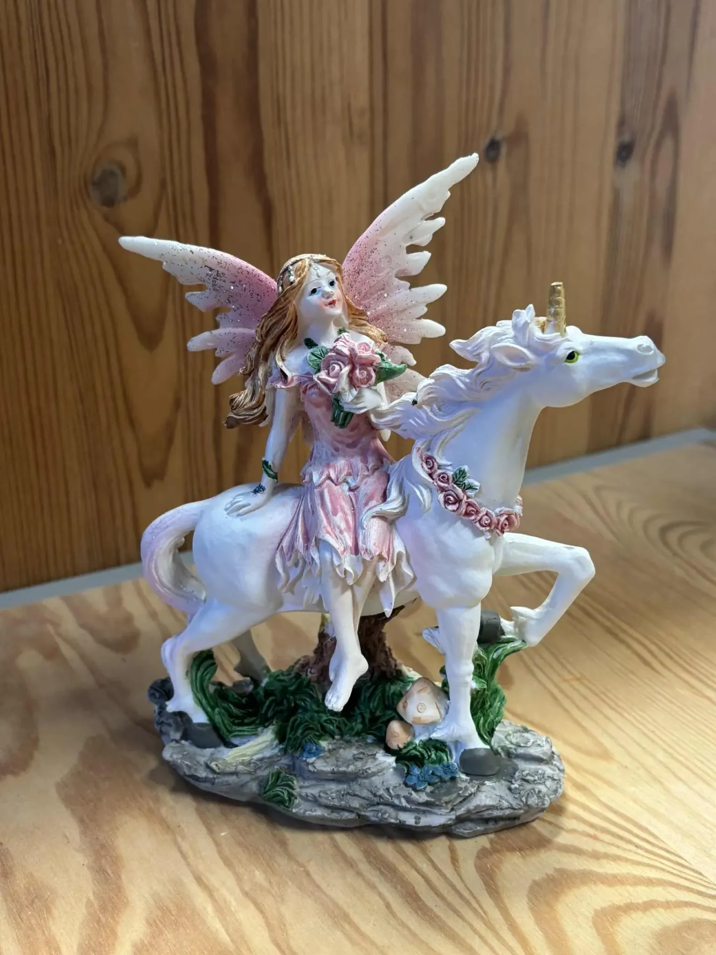 Fée en résine & licorne