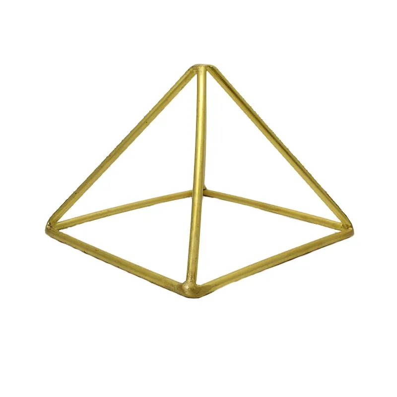 Pyramide en laiton L