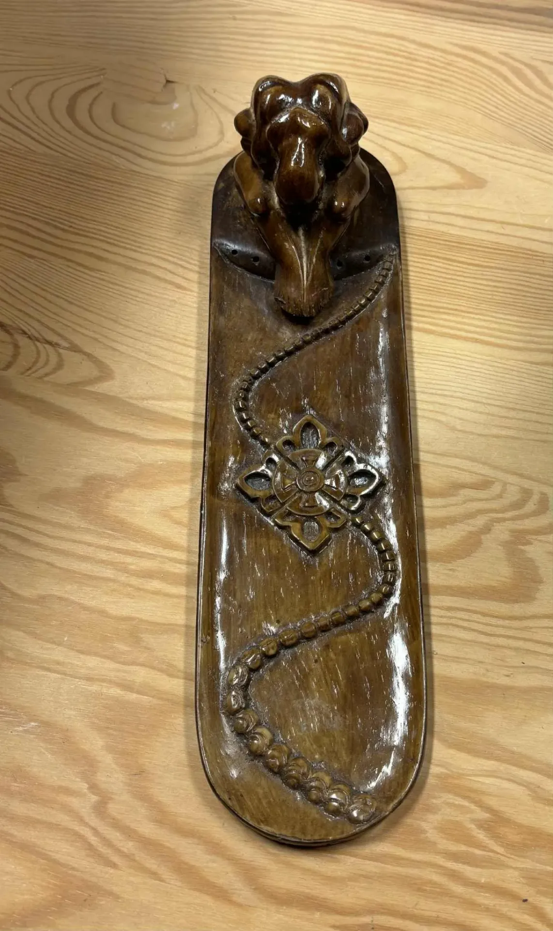 Porte encens yogi en résine