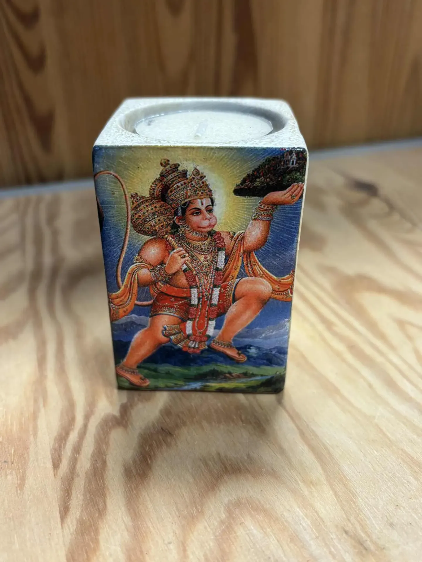 Bougie Hanoman carrée