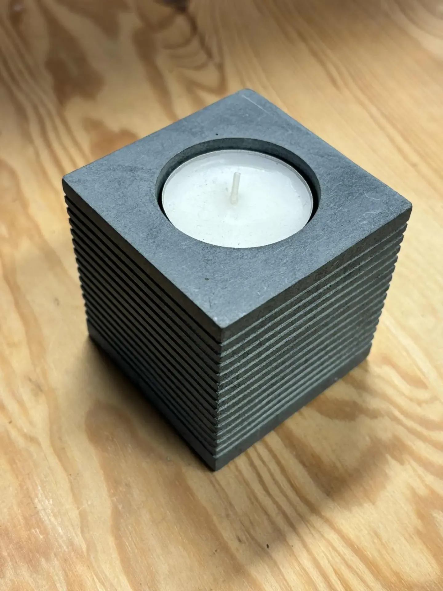 Bougeoir sculpté en pierre