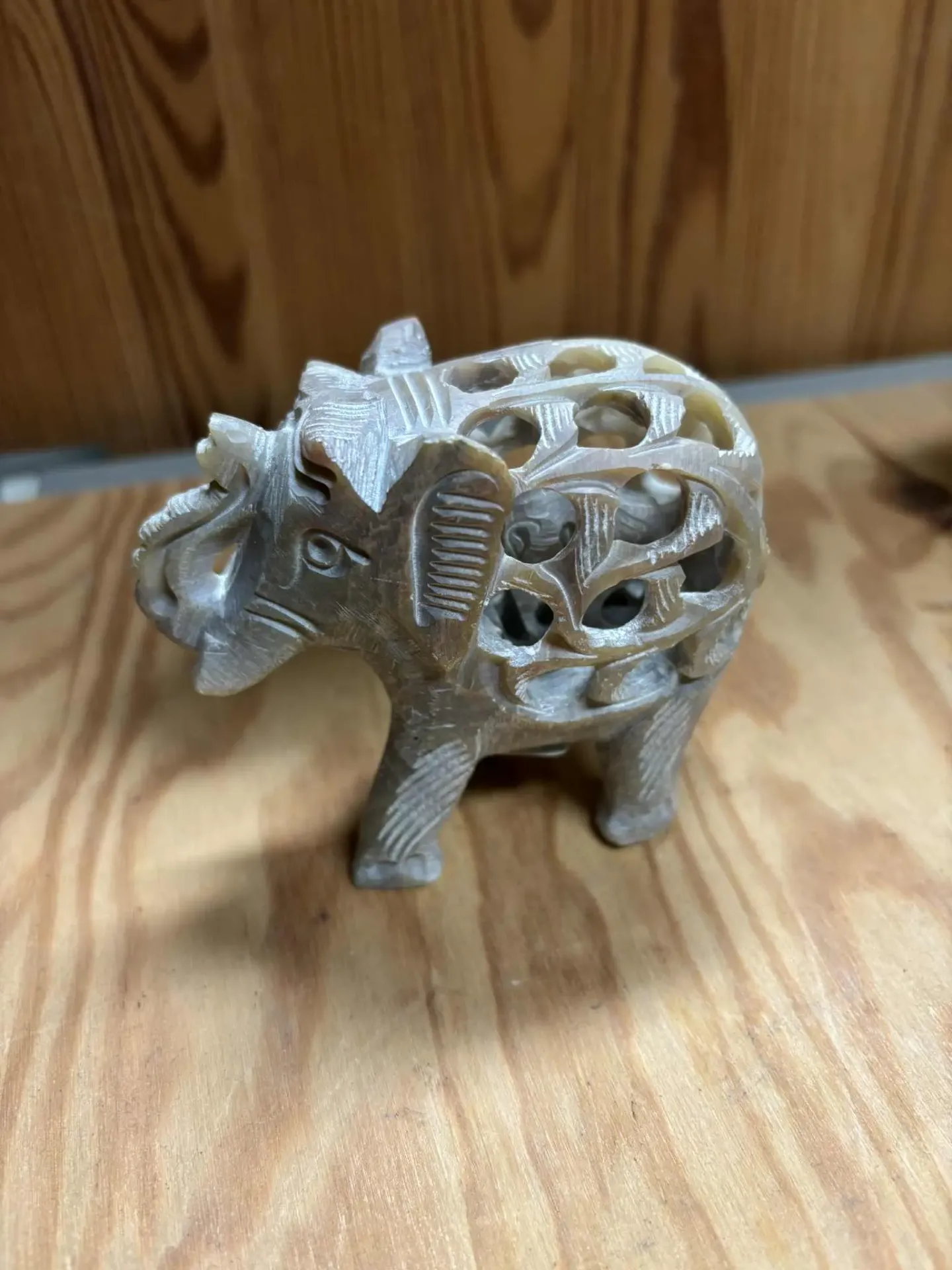 Eléphant en pierre de savon